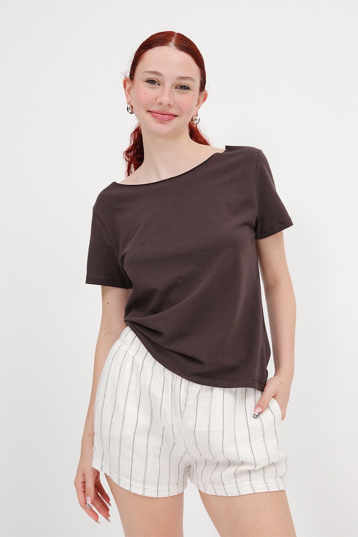 Soft-Brown_Boat-Neck-Basic-T-shirt-addax