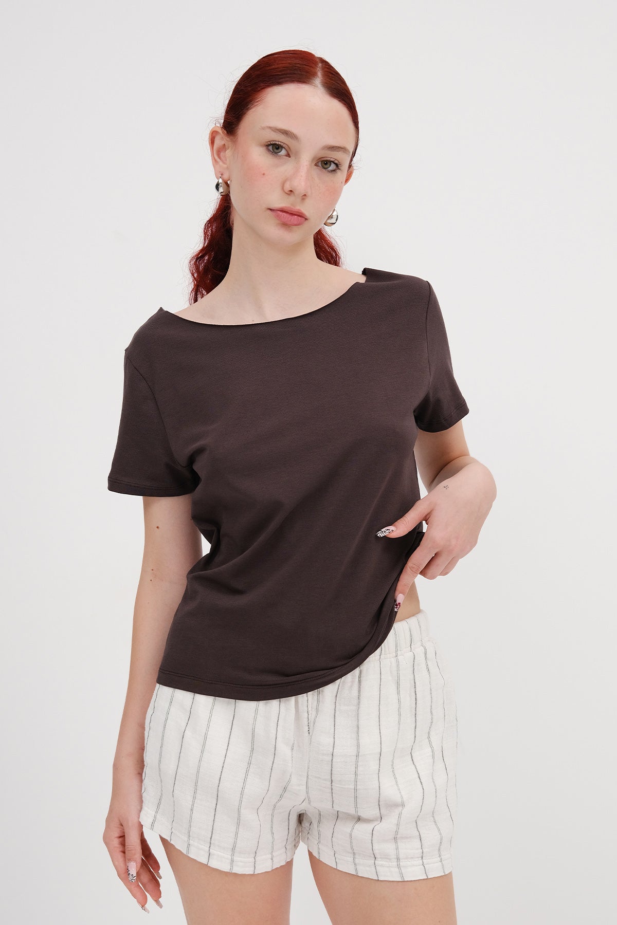Soft-Brown_Boat-Neck-Basic-T-shirt-addax
