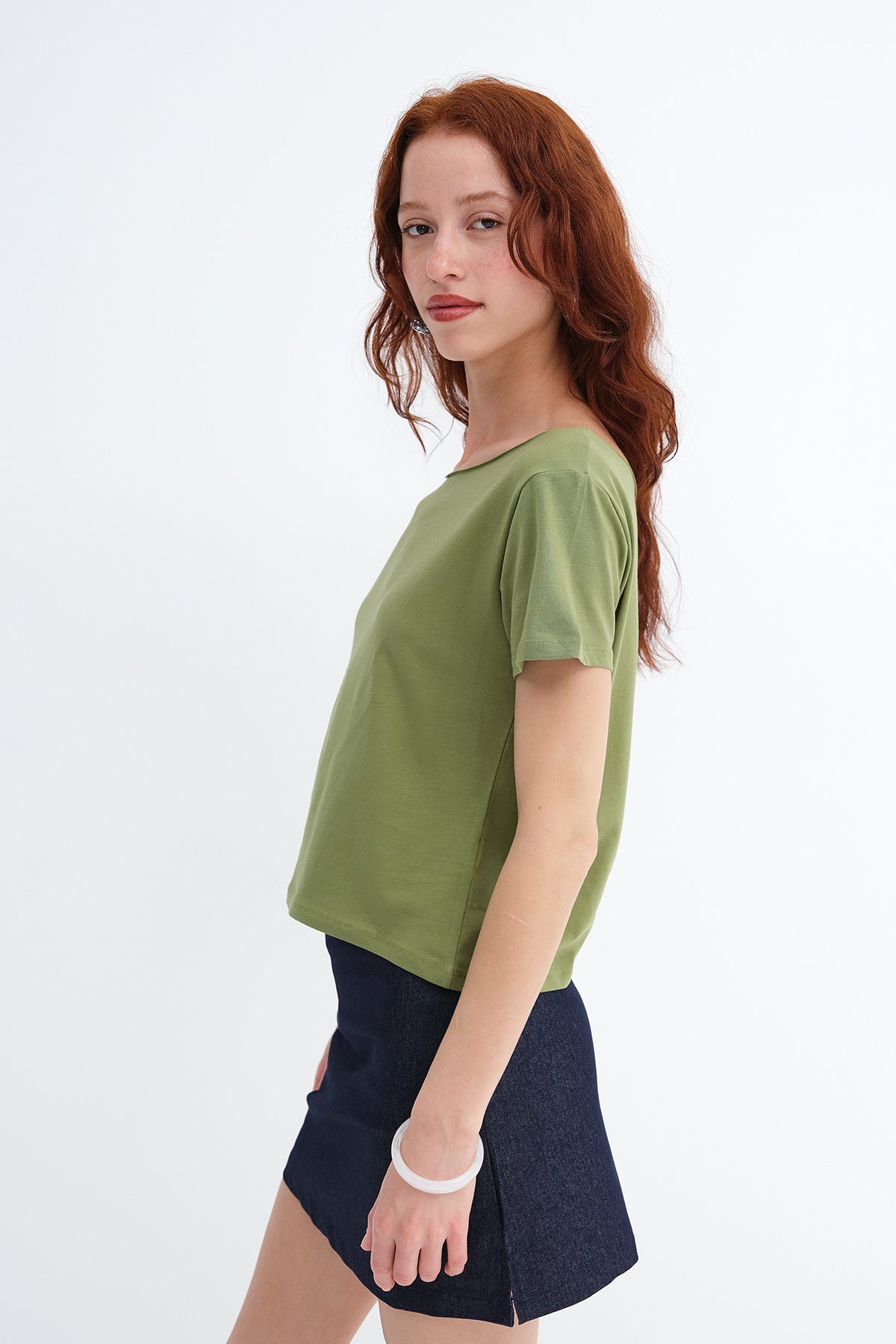 Matcha_Boat-Neck-Basic-T-shirt-addax
