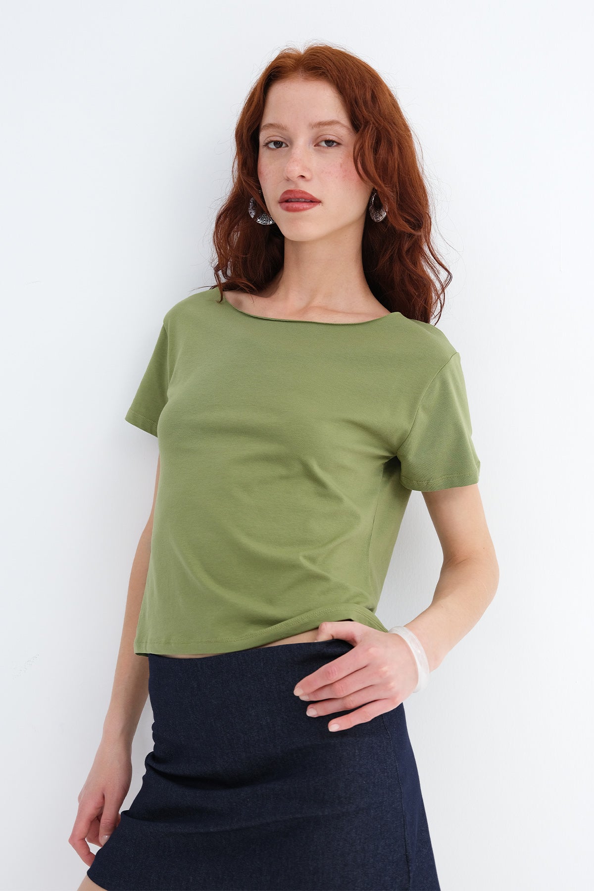 Matcha_Boat-Neck-Basic-T-shirt-addax