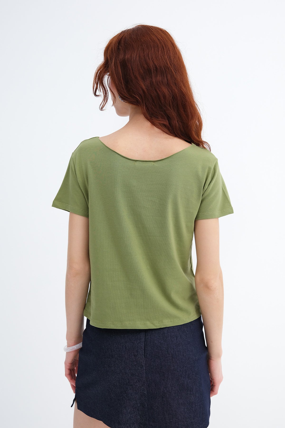 Matcha_Boat-Neck-Basic-T-shirt-addax