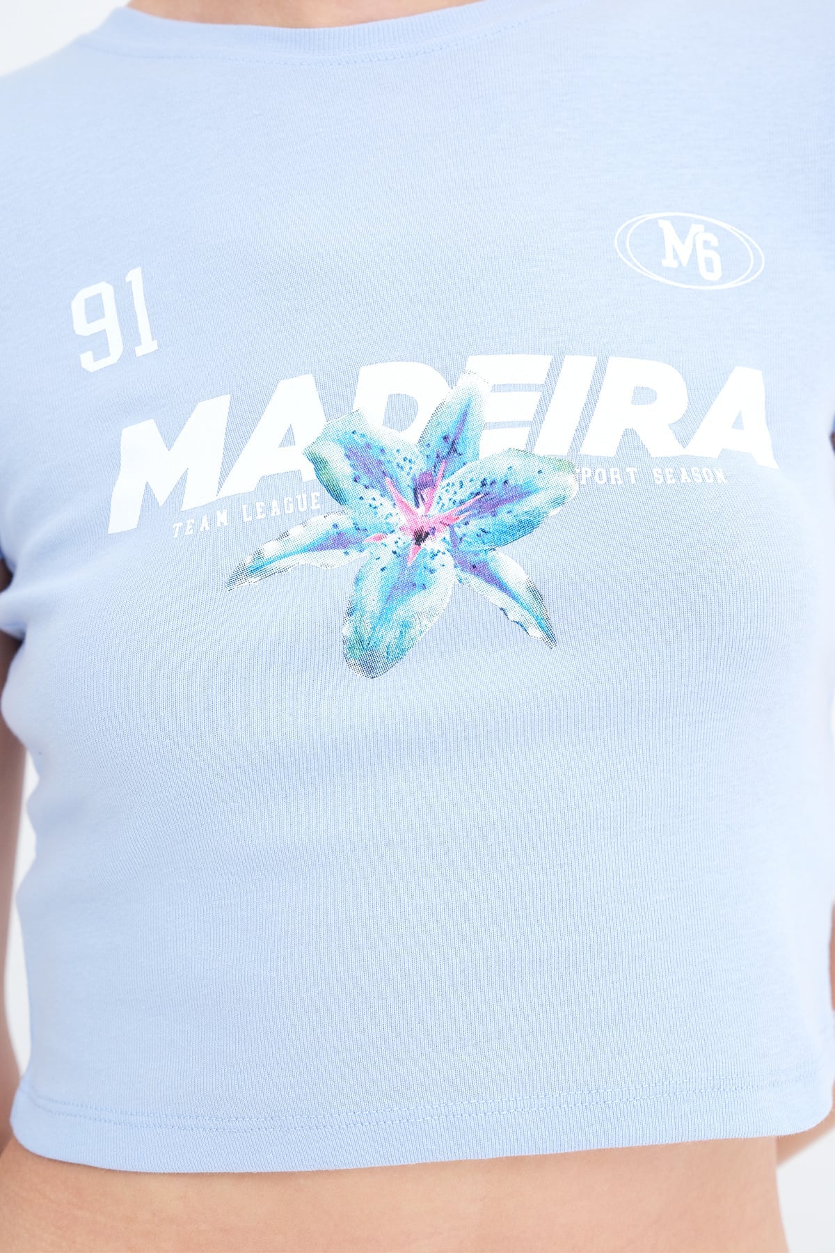 Baby-Blue_Printed-Crop-T-shirt-addax