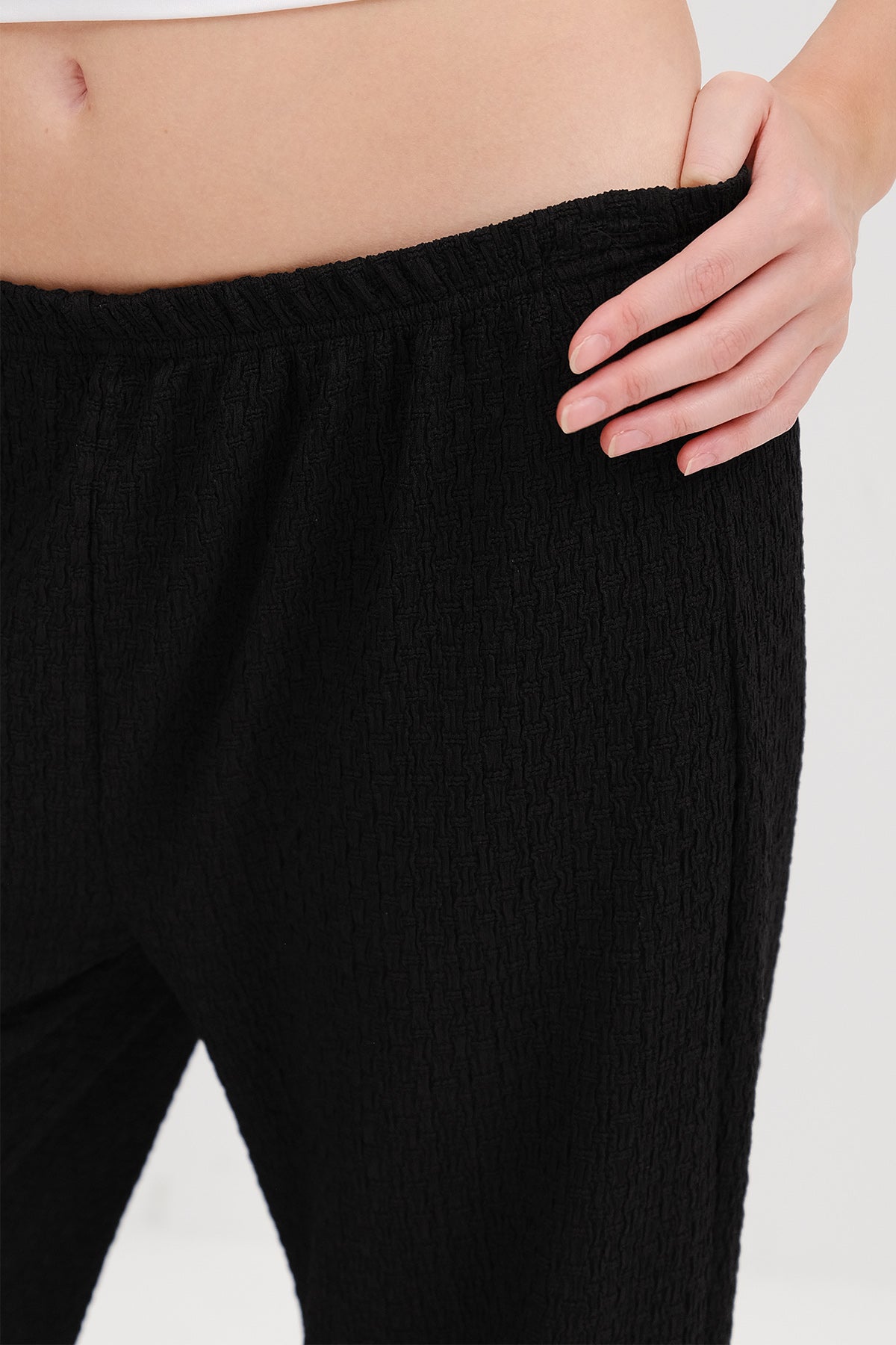 Black_Textured-Pants-with-Elastic-Waist-addax