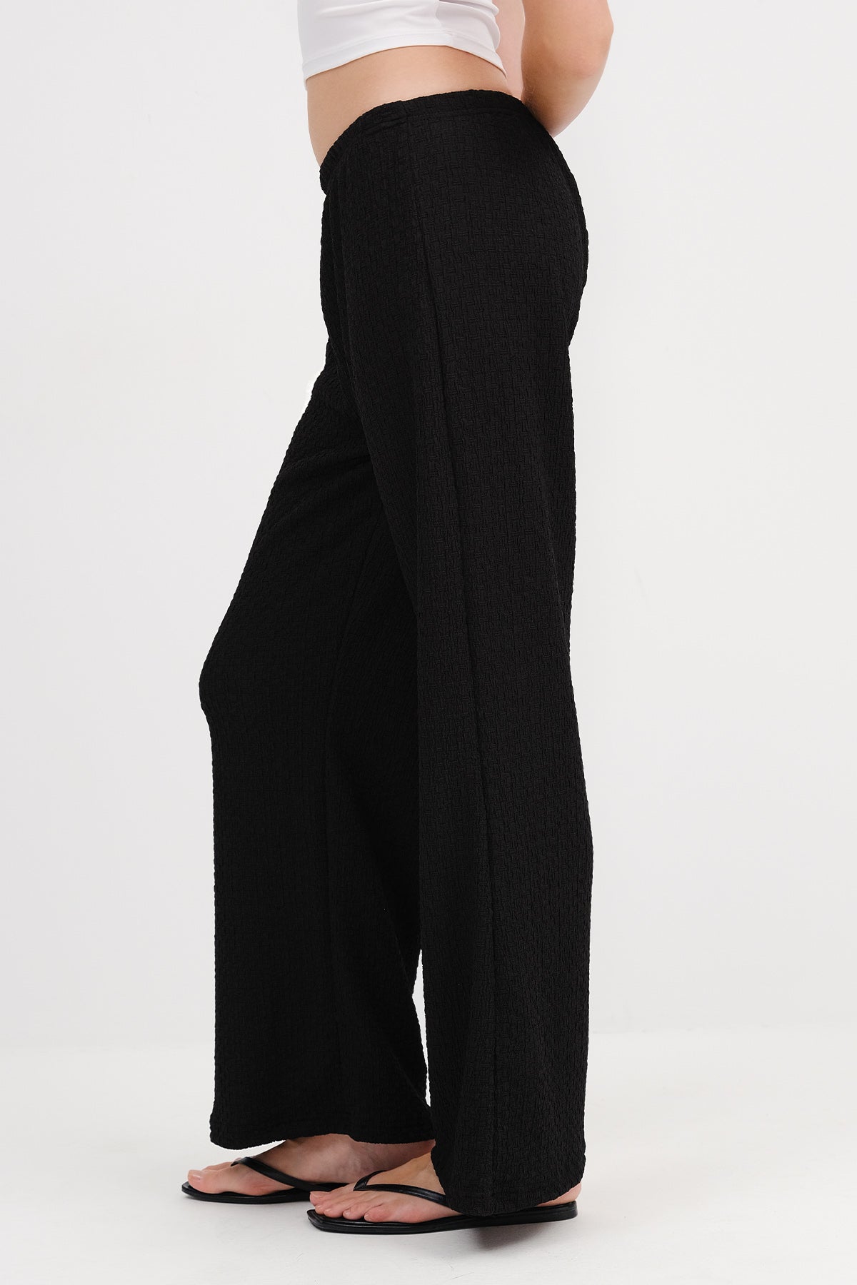 Black_Textured-Pants-with-Elastic-Waist-addax