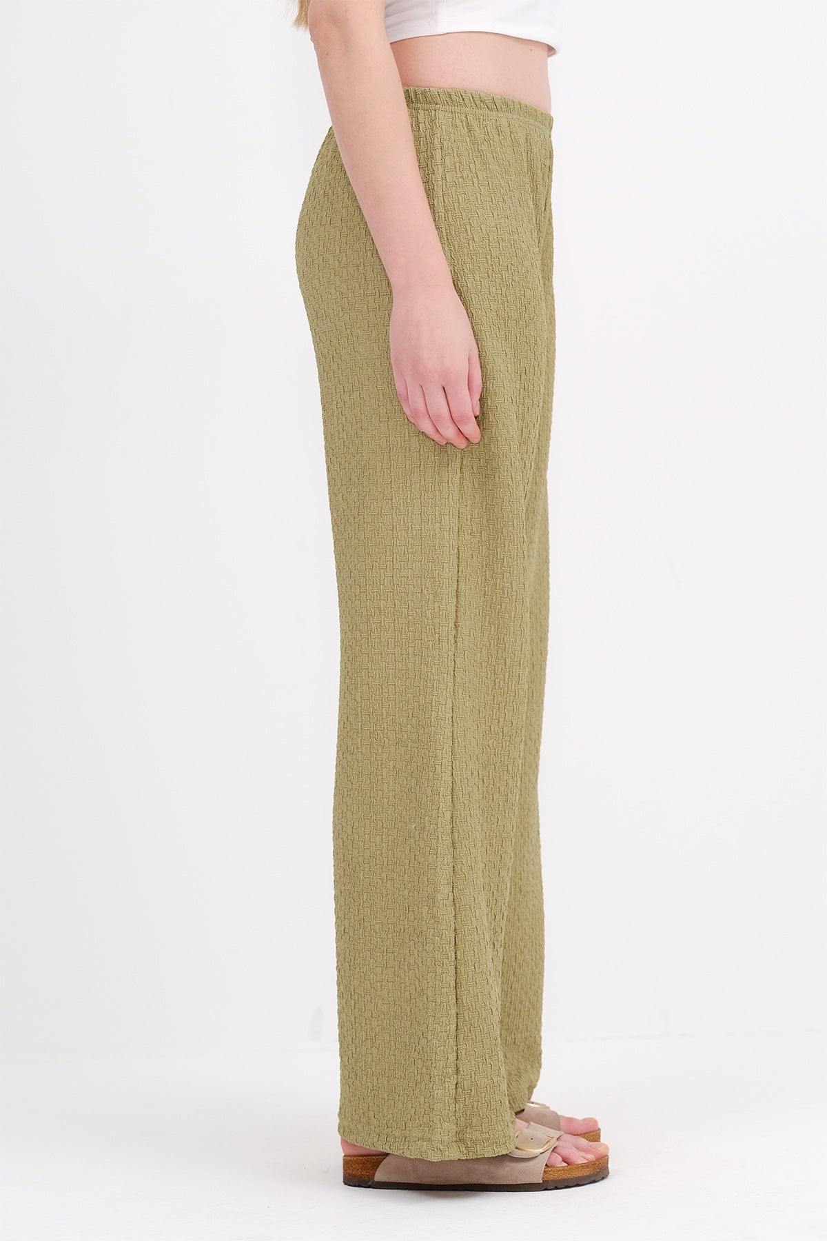 Olive_Textured-Pants-with-Elastic-Waist-addax