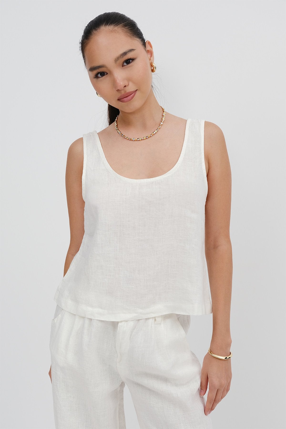 White_U-Neck-Linen-Undershirt-addax