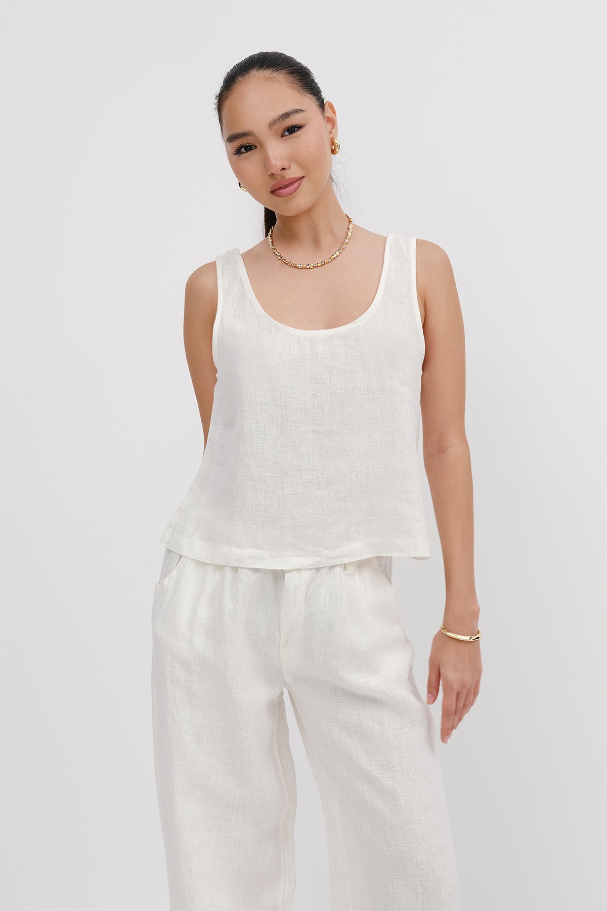 White_U-Neck-Linen-Undershirt-addax