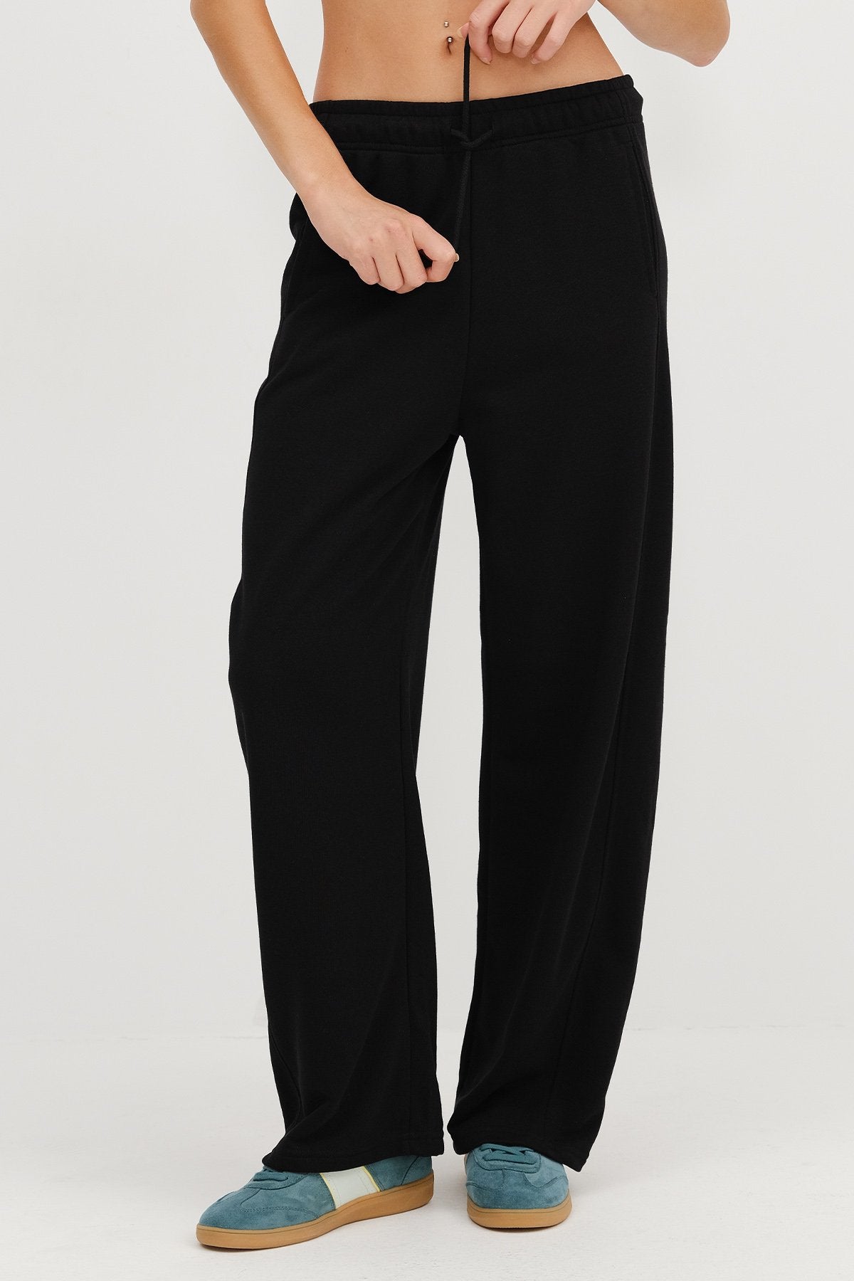 Black_Wide-Leg-Sweatpants-with-Pockets-addax