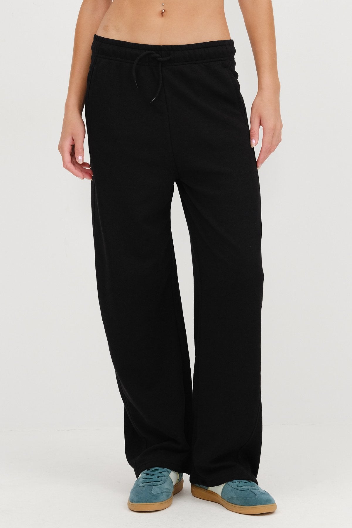 Black_Wide-Leg-Sweatpants-with-Pockets-addax