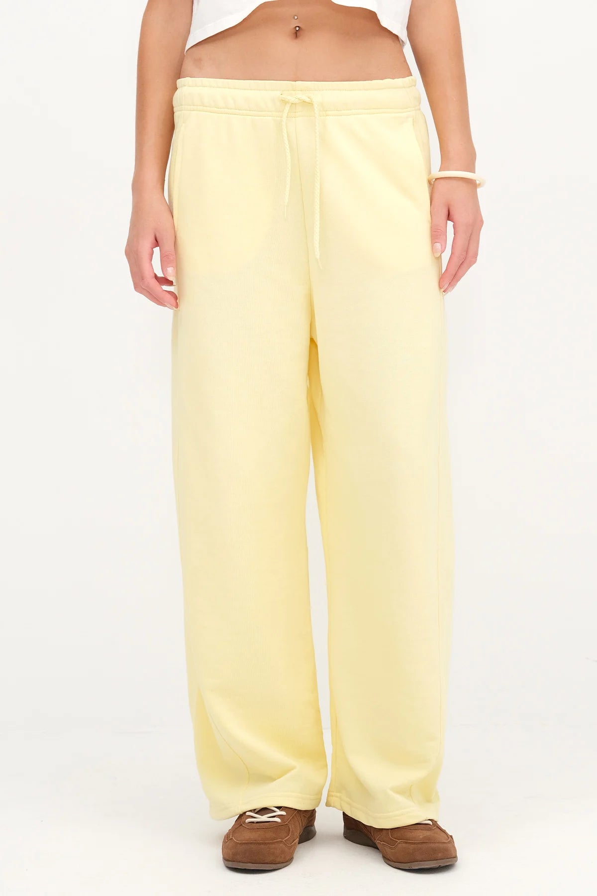 Light-Yellow_Wide-Leg-Sweatpants-with-Pockets-addax