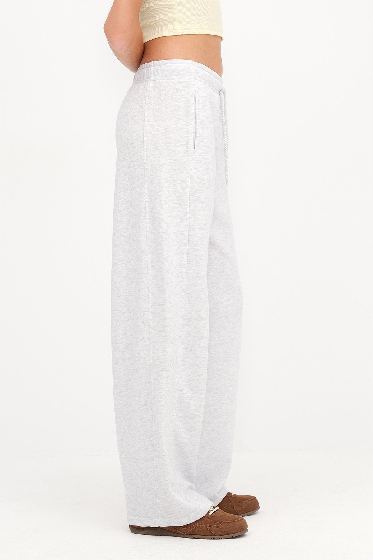 Snow-Melange_Wide-Leg-Sweatpants-with-Pockets-addax