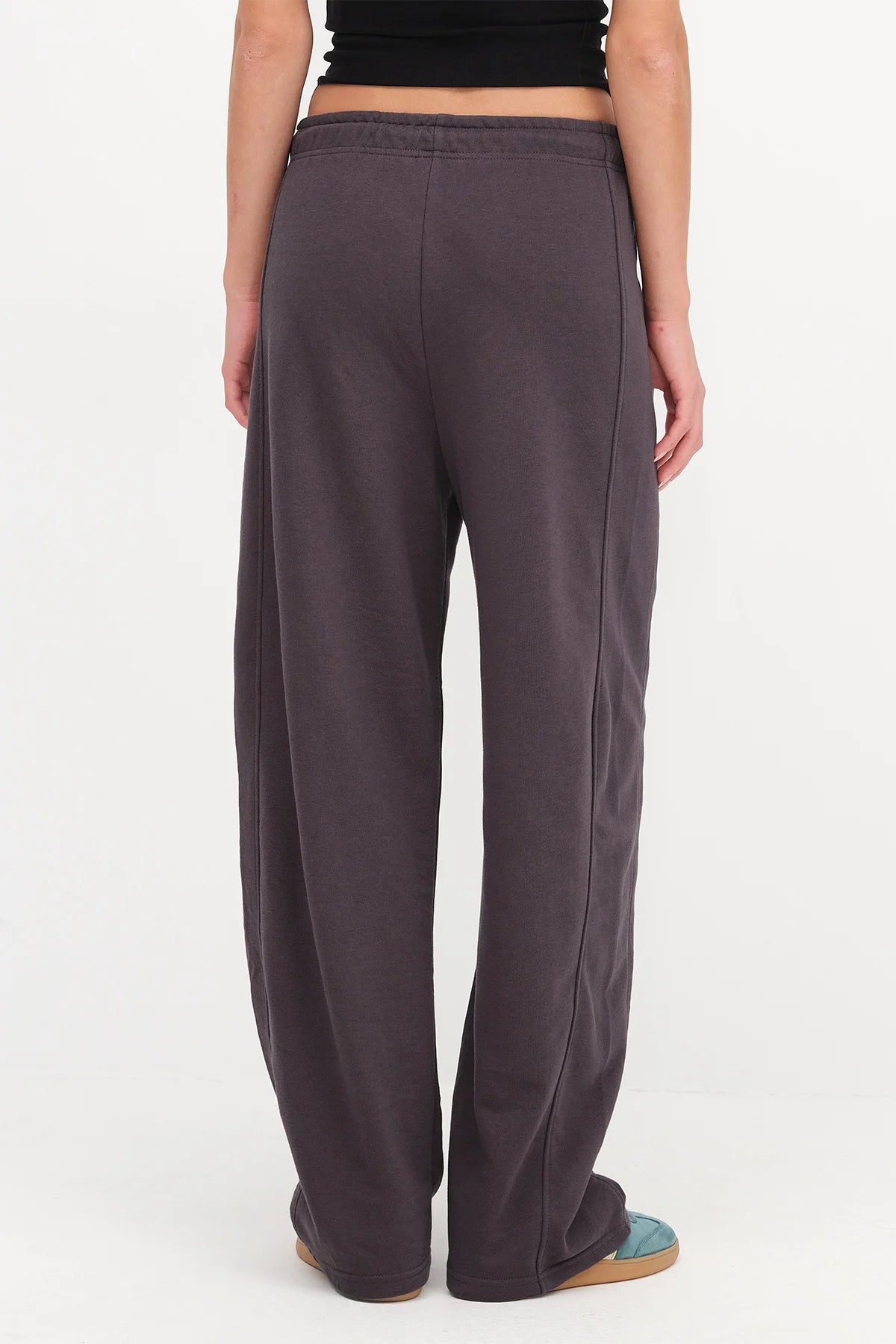 Soft-Brown_Wide-Leg-Sweatpants-with-Pockets-addax