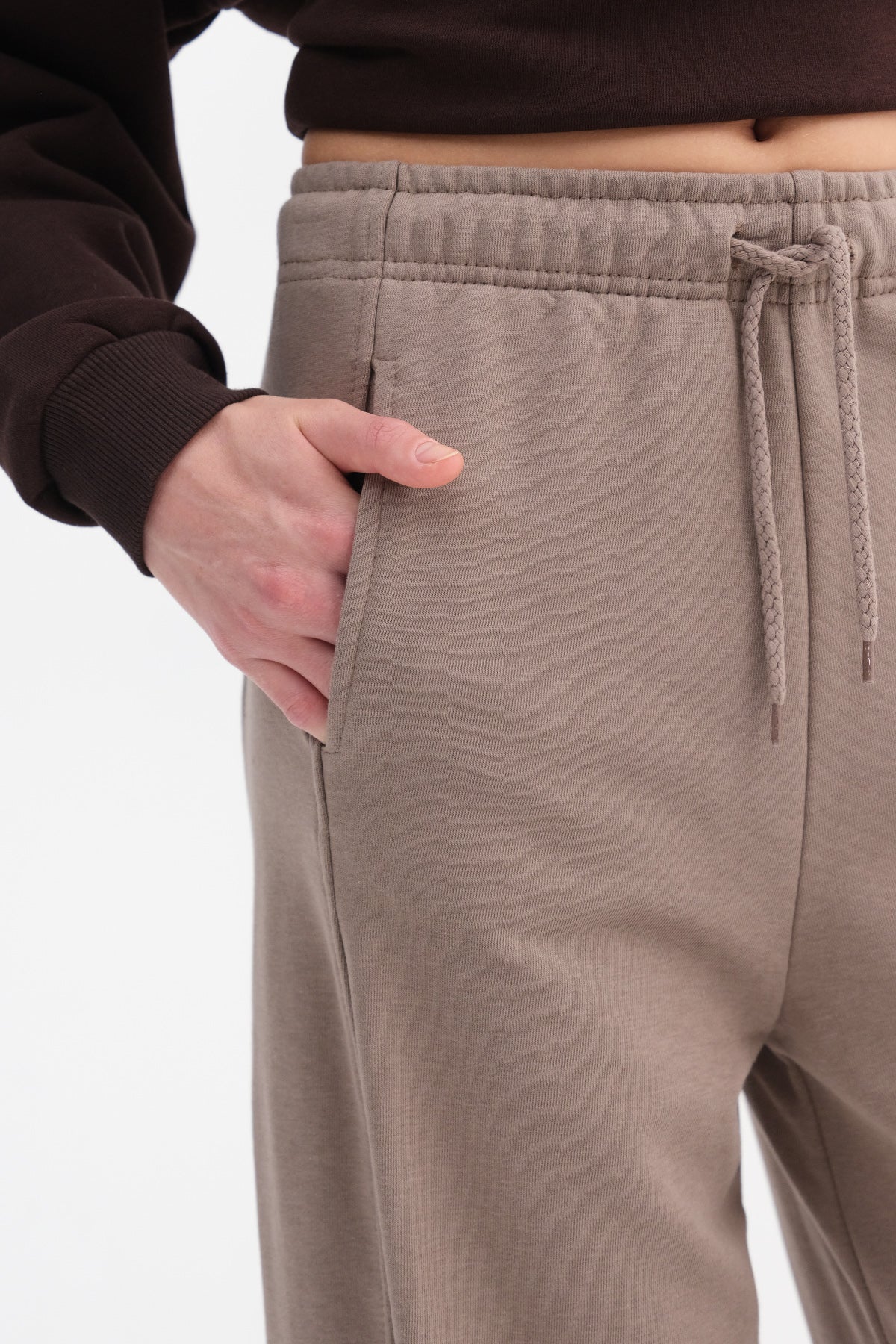 Annual_Wide-Leg-Sweatpants-with-Pockets-addax
