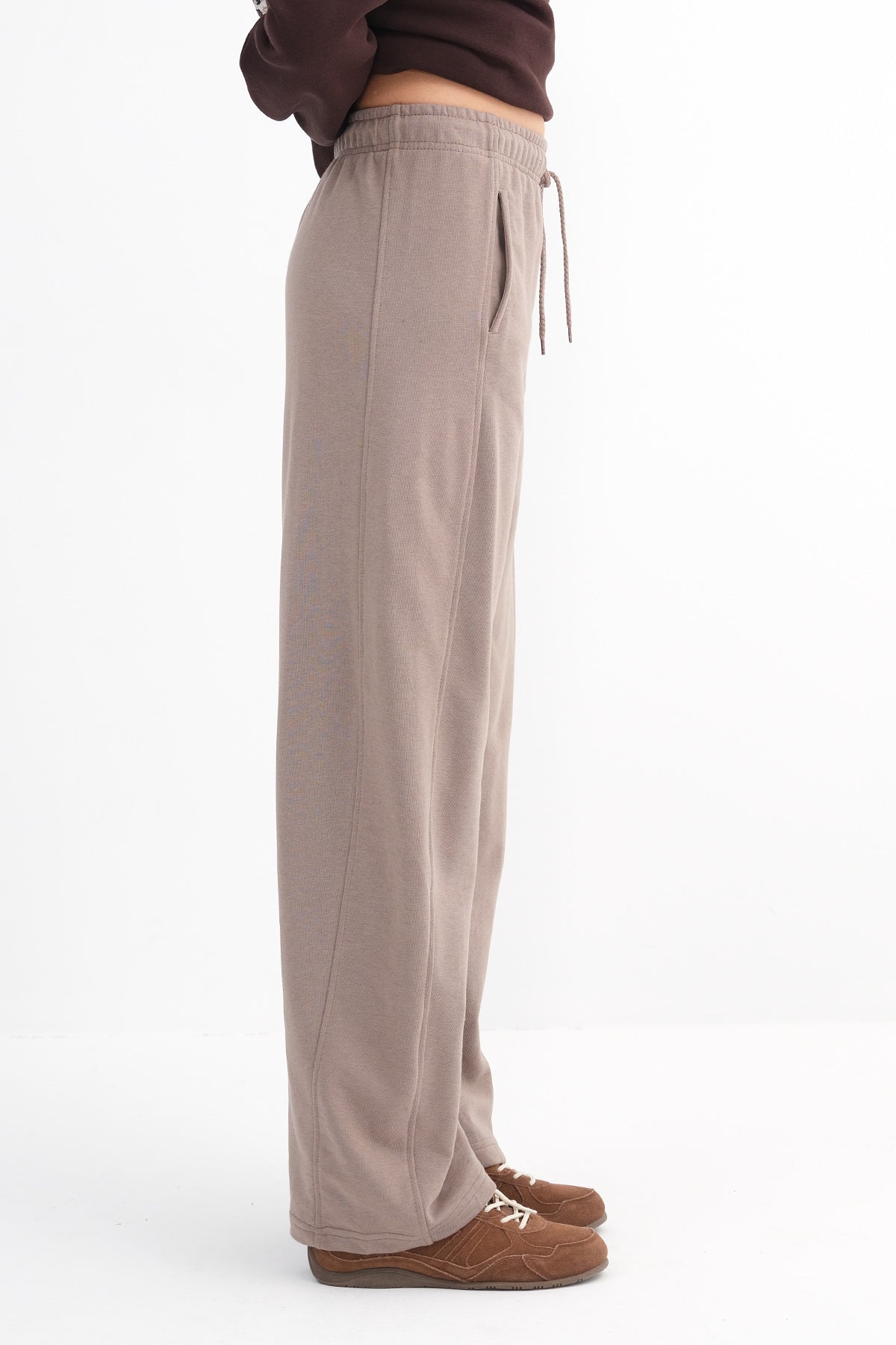 Annual_Wide-Leg-Sweatpants-with-Pockets-addax