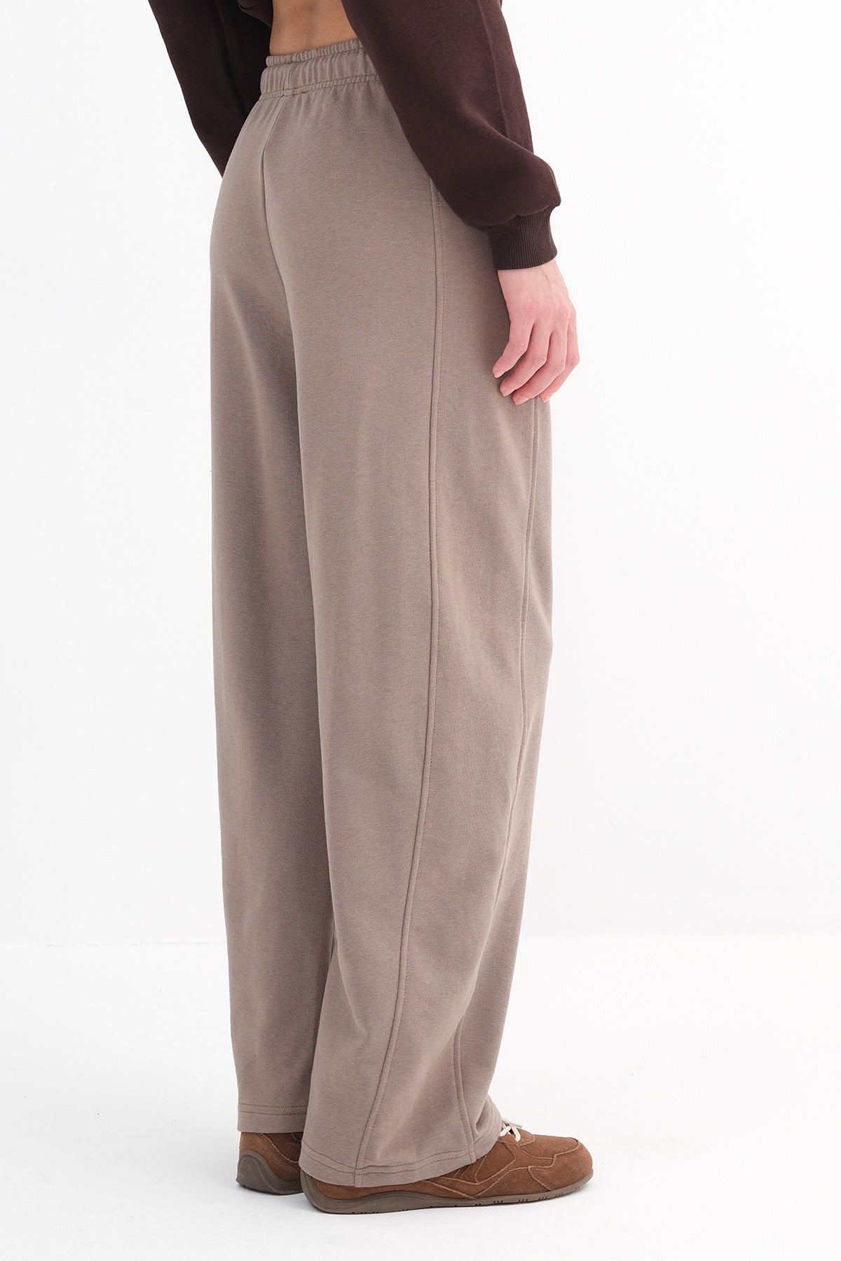 Annual_Wide-Leg-Sweatpants-with-Pockets-addax