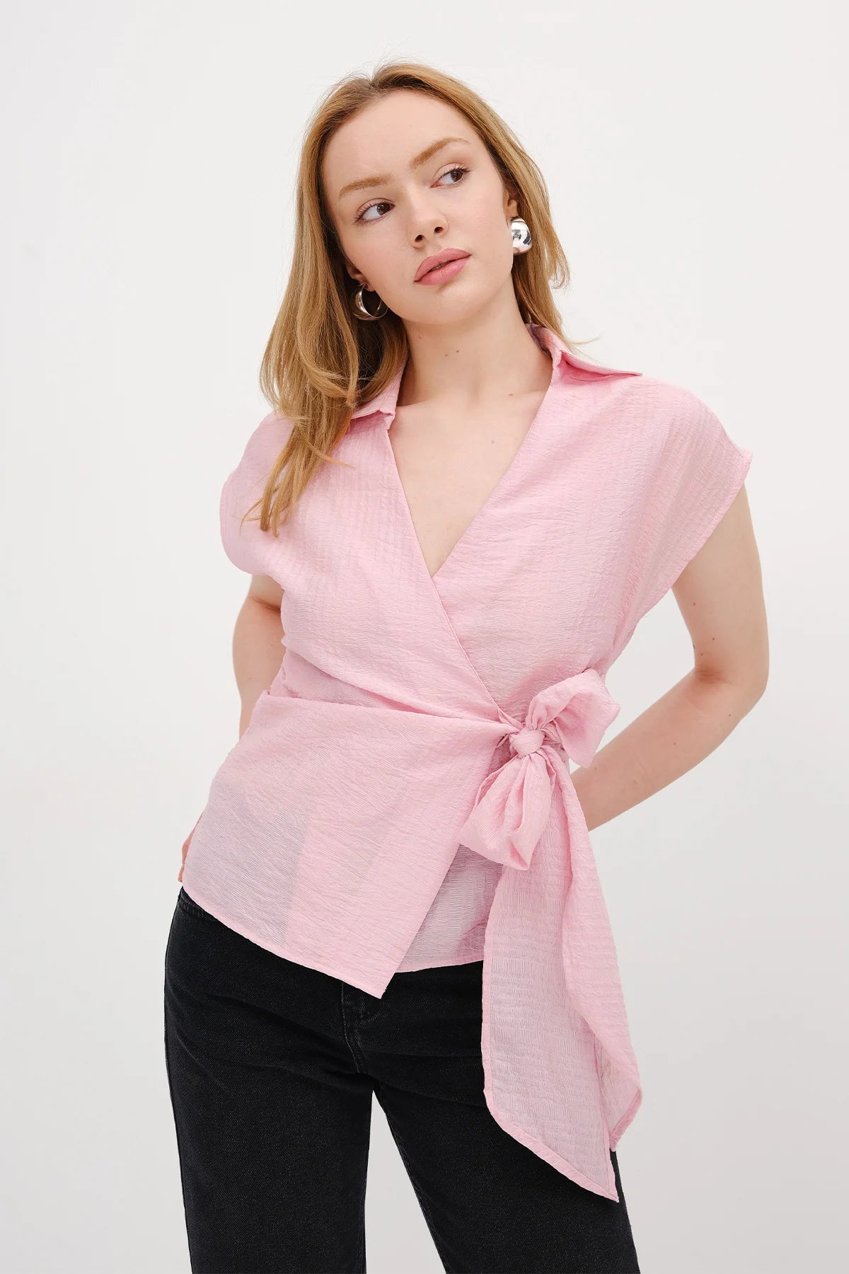 Lotus_Sleeveless-Tie-Front-Shirt-addax