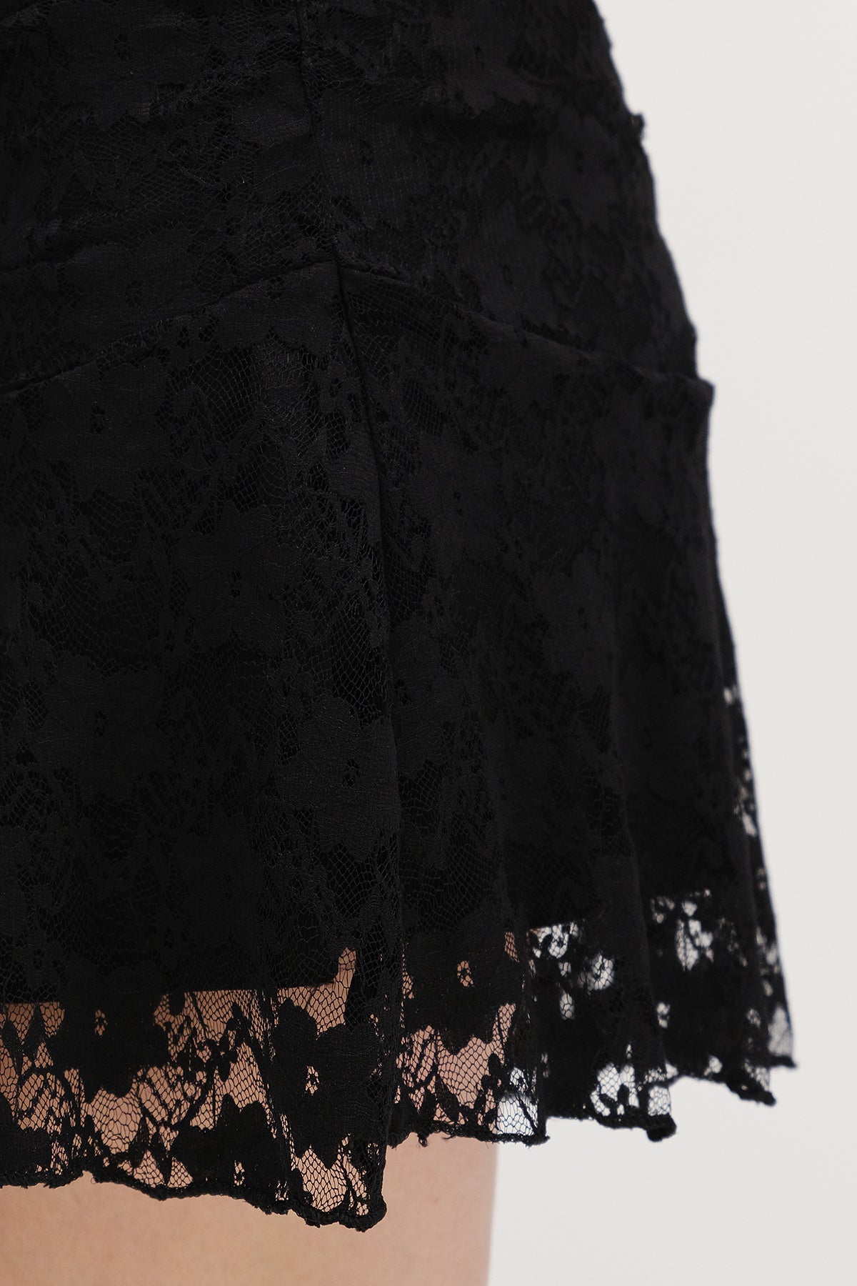 Black_Strapless-Lace-Blouse-addax