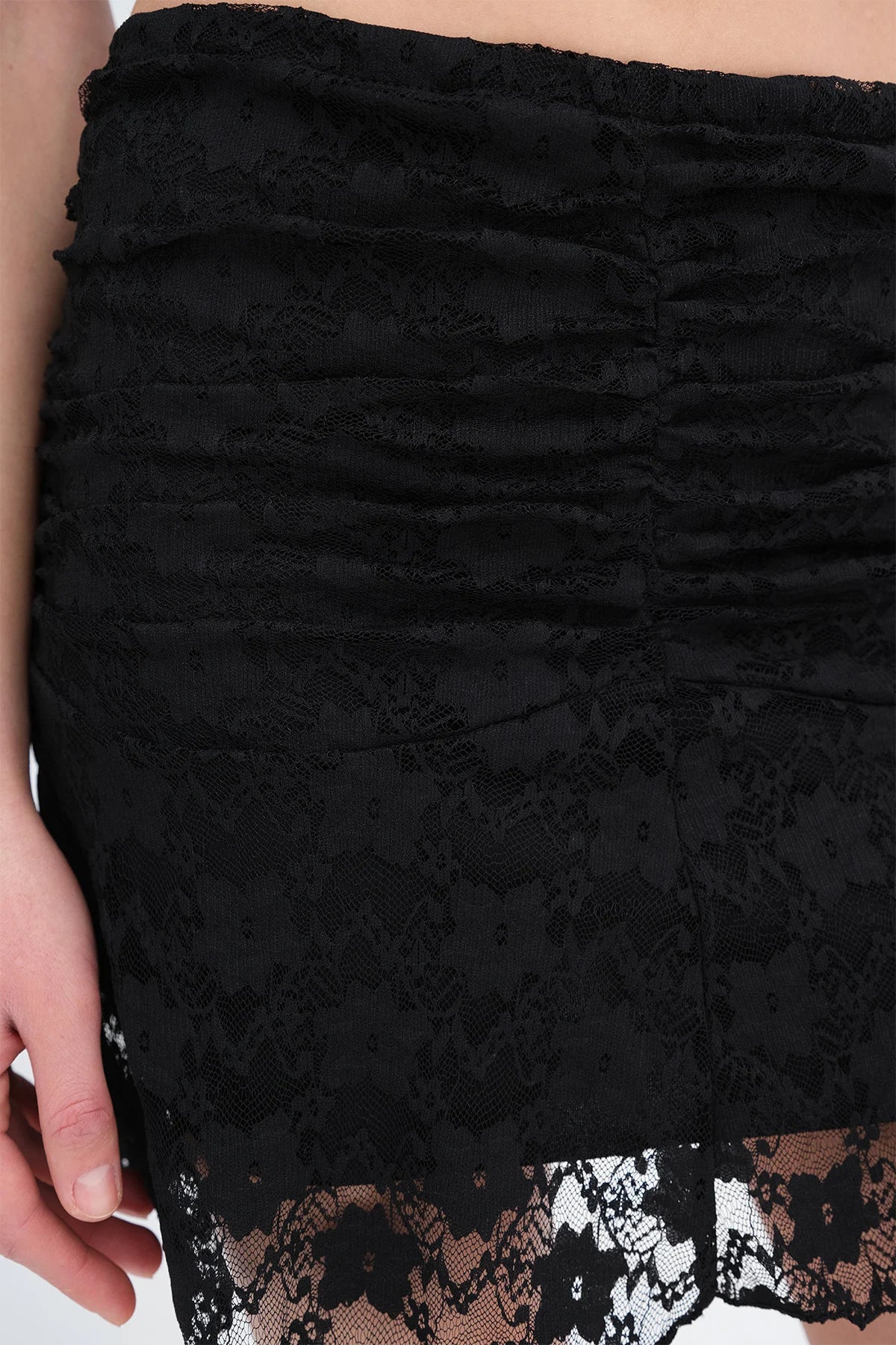 Black_Strapless-Lace-Blouse-addax