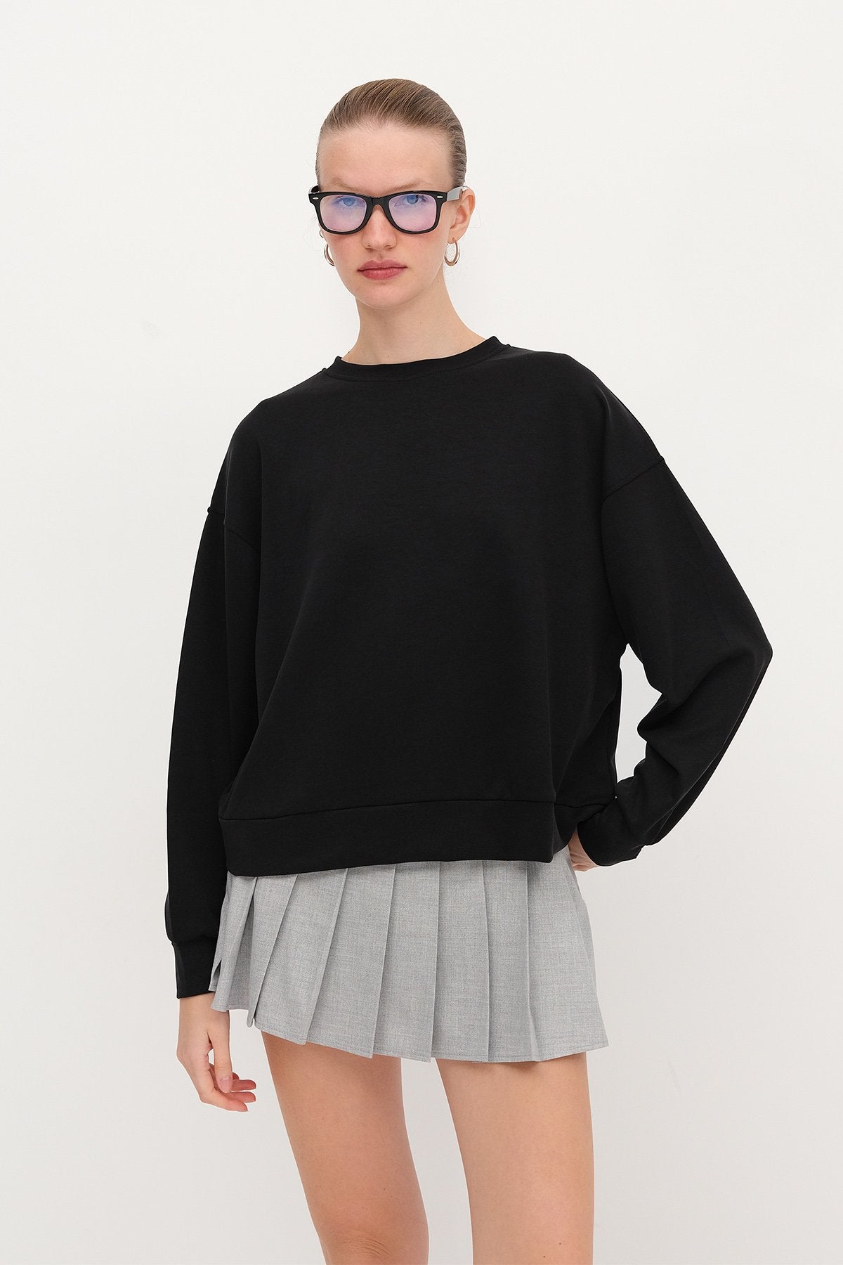 Black_Crew-Neck-Modal-Sweatshirt-addax