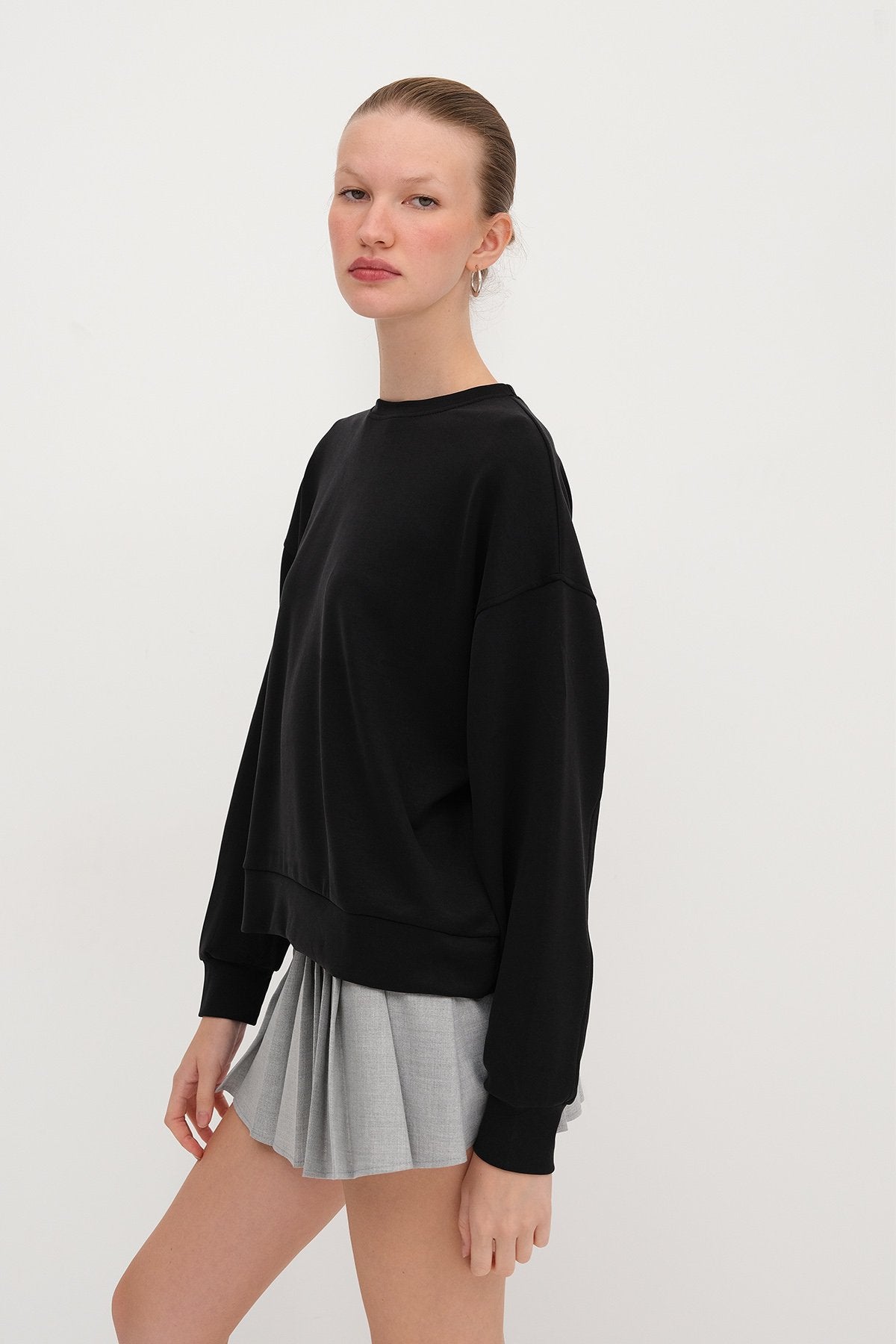 Black_Crew-Neck-Modal-Sweatshirt-addax