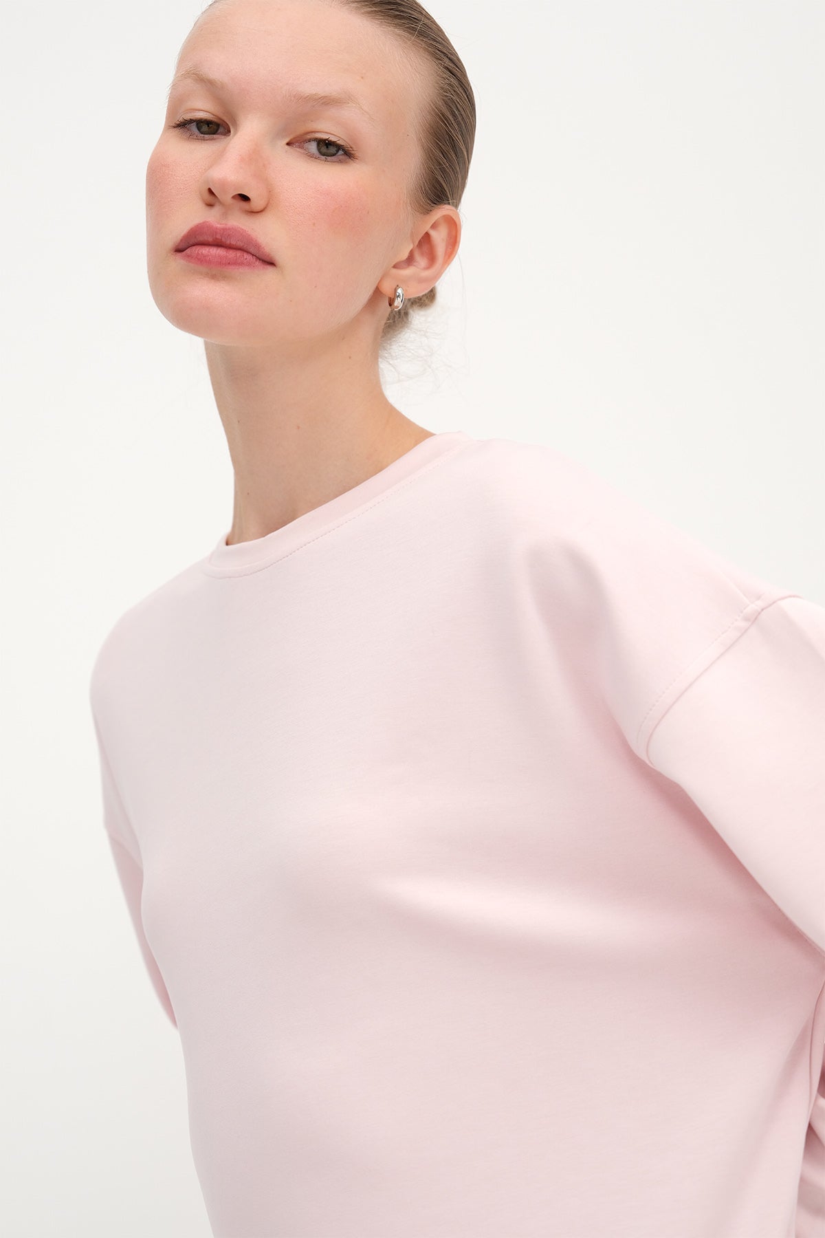 Lotus_Crew-Neck-Modal-Sweatshirt-addax