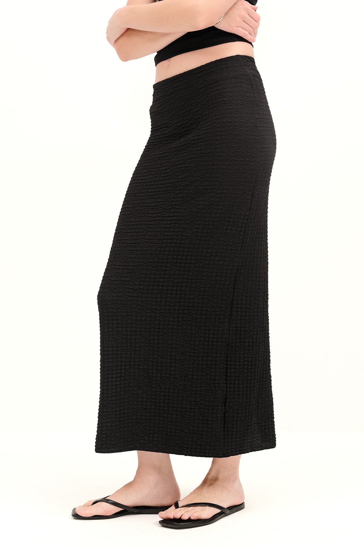 Black_Textured-Midi-Skirt-addax