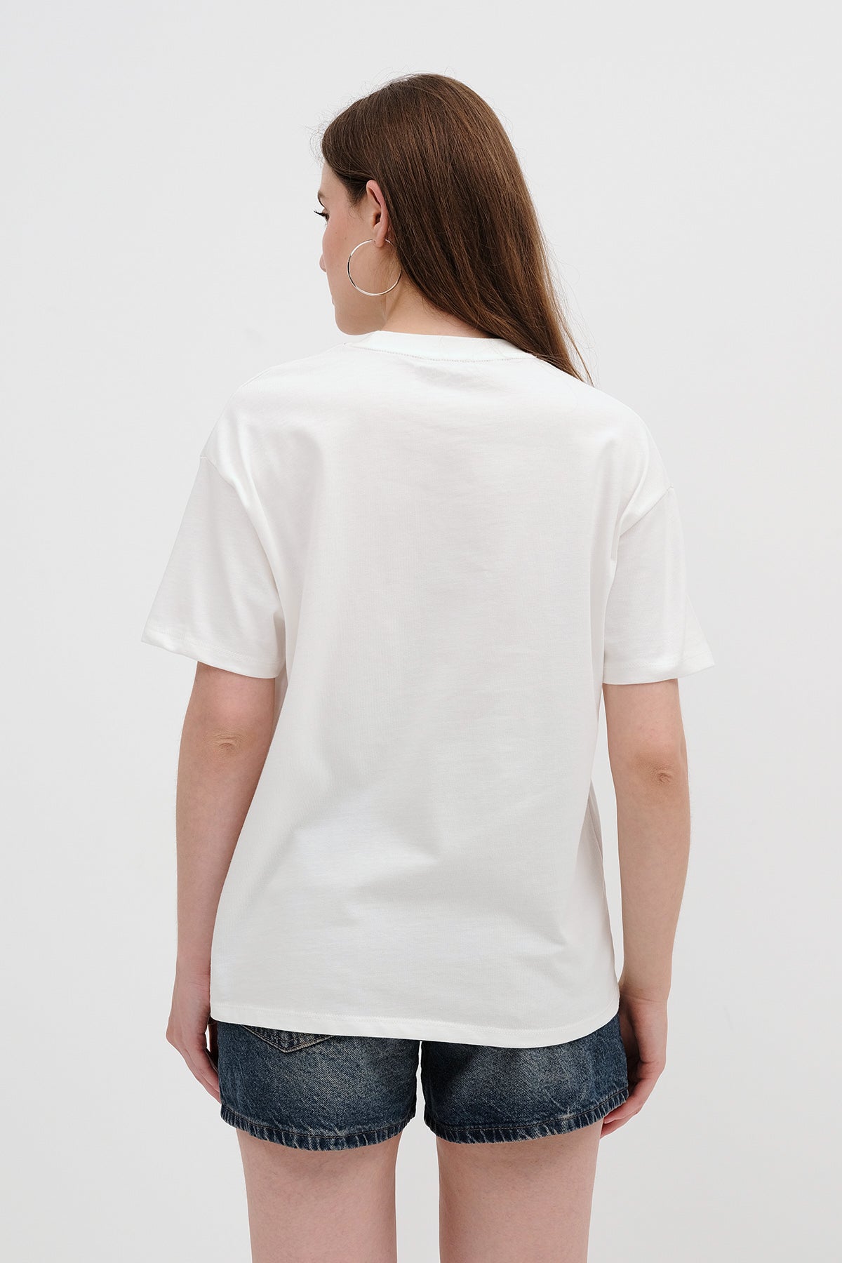 Ecru_Round-Neck-Printed-T-Shirt-addax