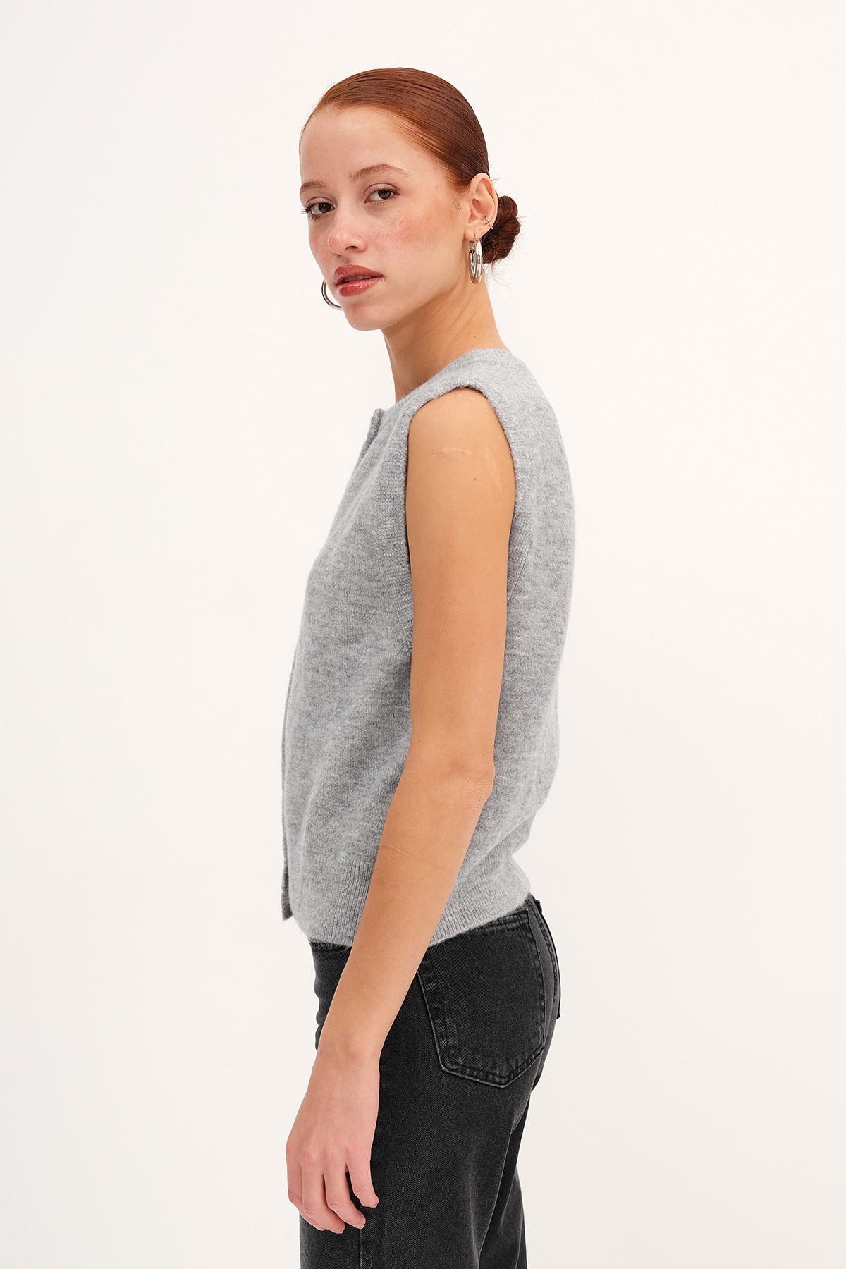 Grey_Buttoned-Knit-Vest-addax