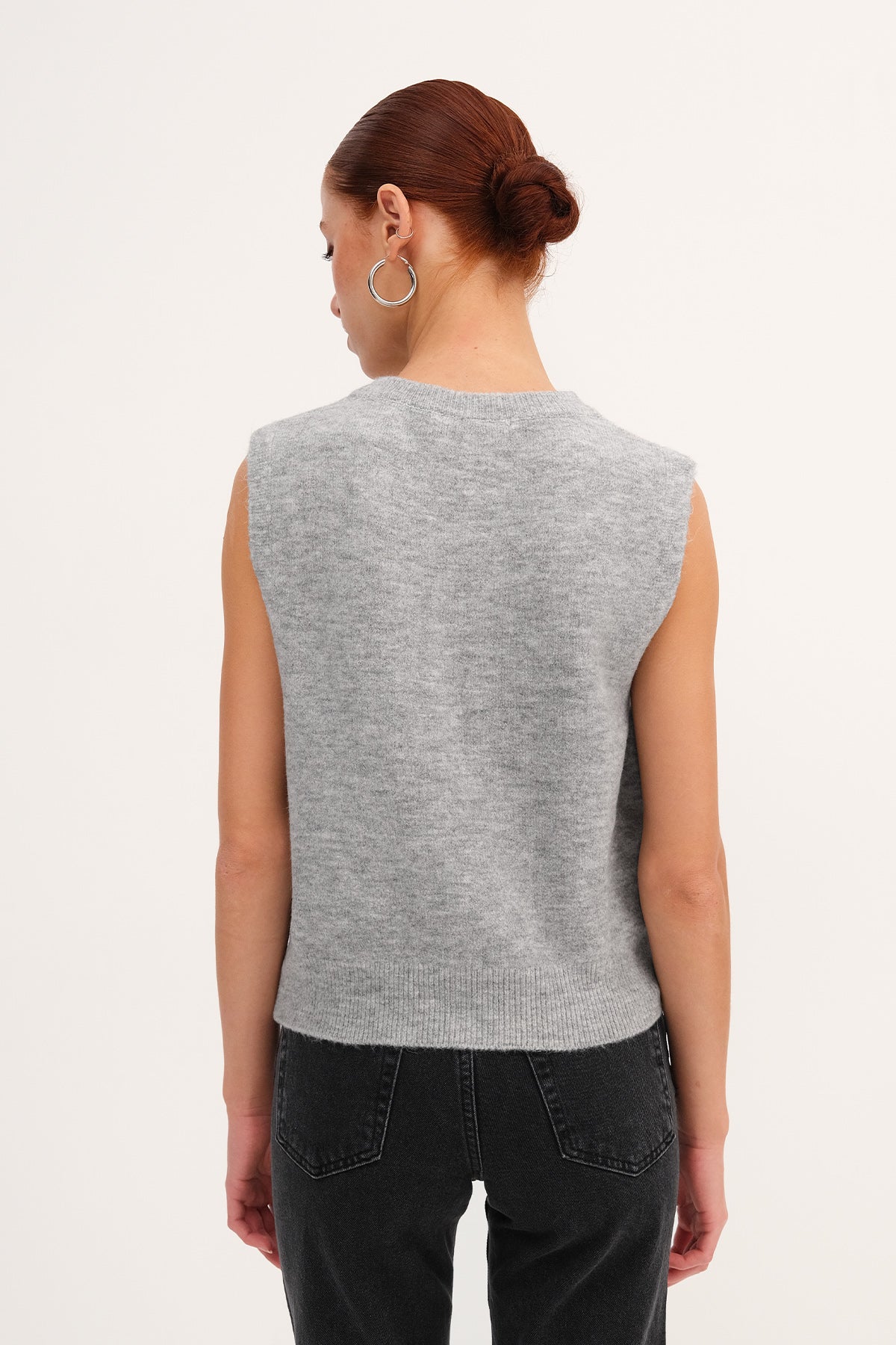 Grey_Buttoned-Knit-Vest-addax
