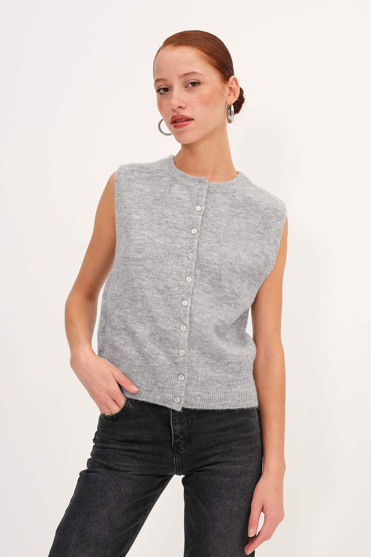 Grey_Buttoned-Knit-Vest-addax