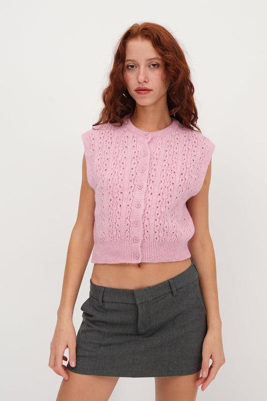 Begonia_Buttoned-Knit-Vest-addax