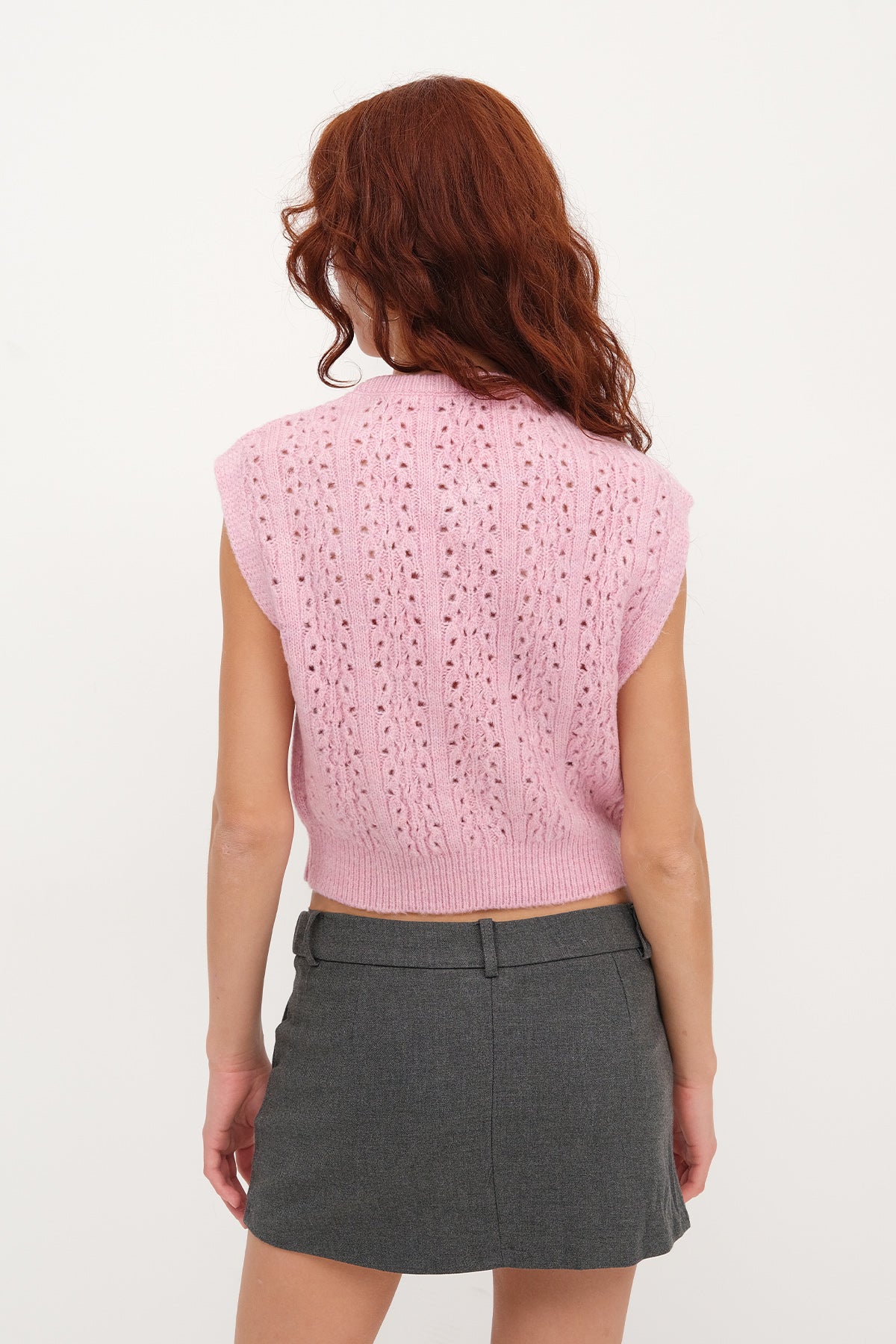 Begonia_Buttoned-Knit-Vest-addax