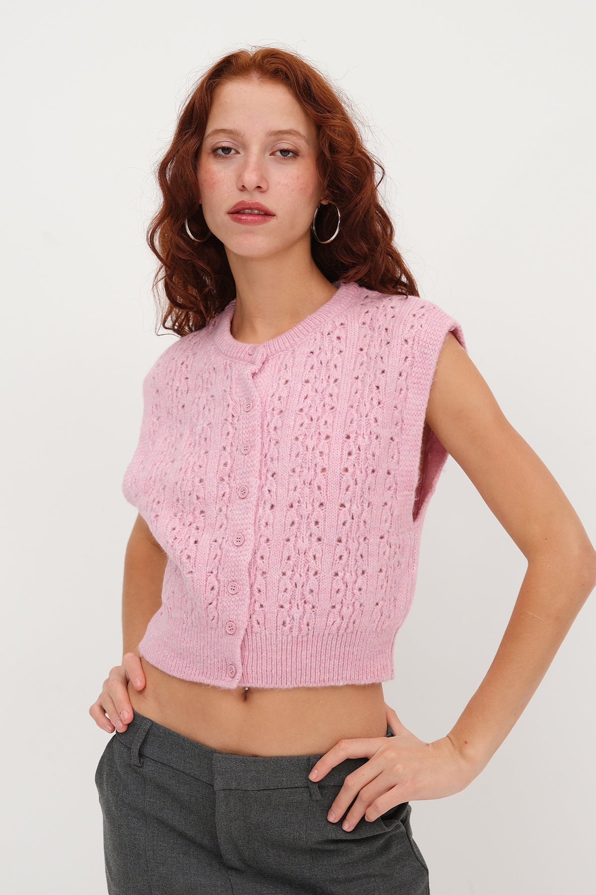 Begonia_Buttoned-Knit-Vest-addax