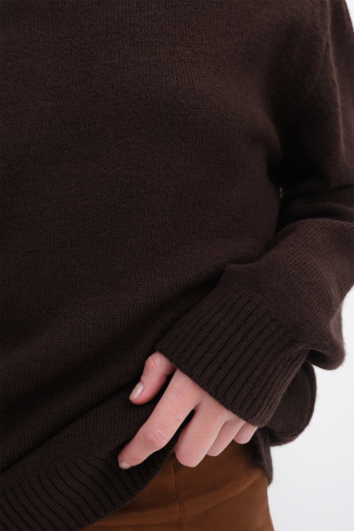 Bitter-Coffee_Boat-Neck-Knit-Sweater-addax