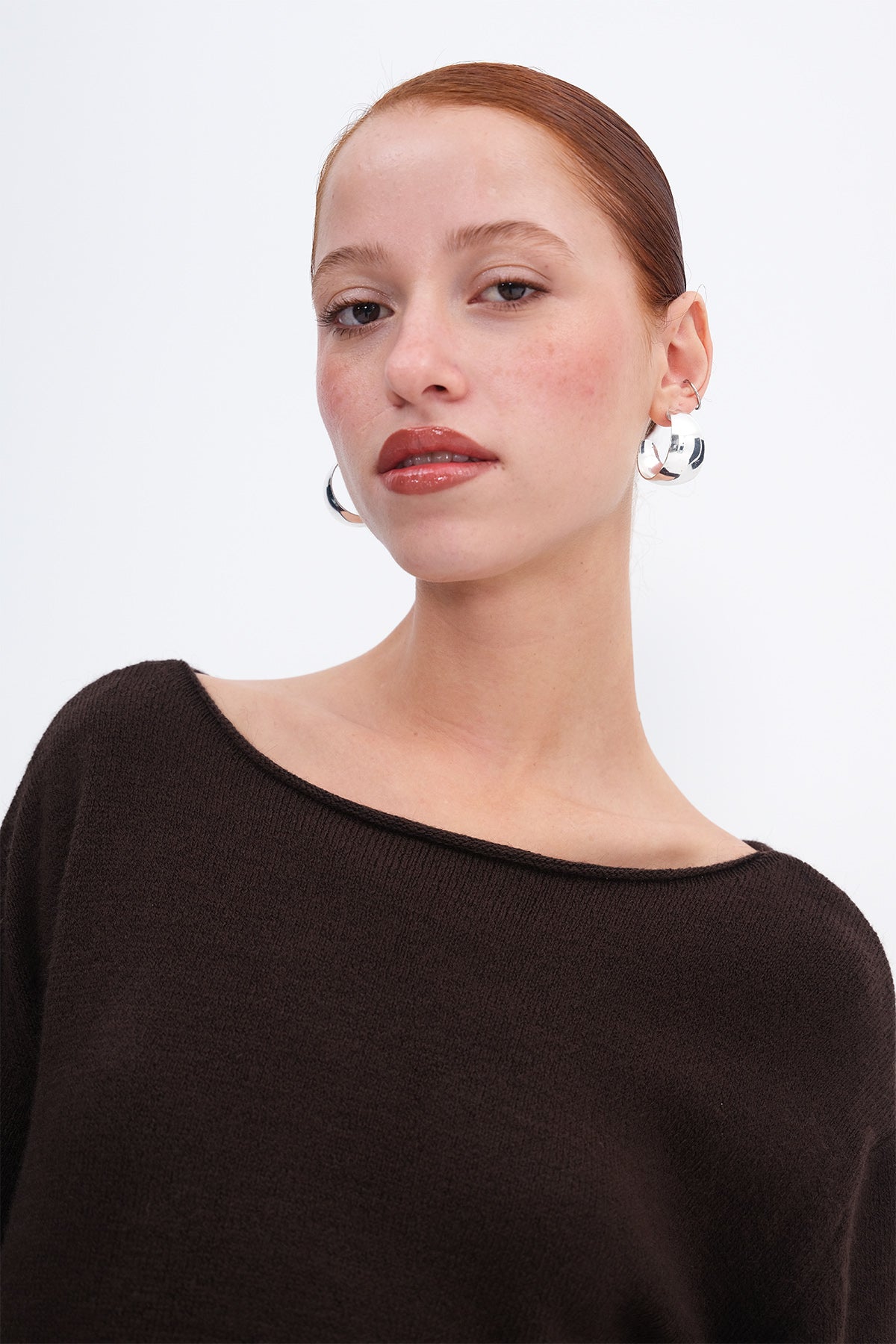 Bitter-Coffee_Boat-Neck-Knit-Sweater-addax