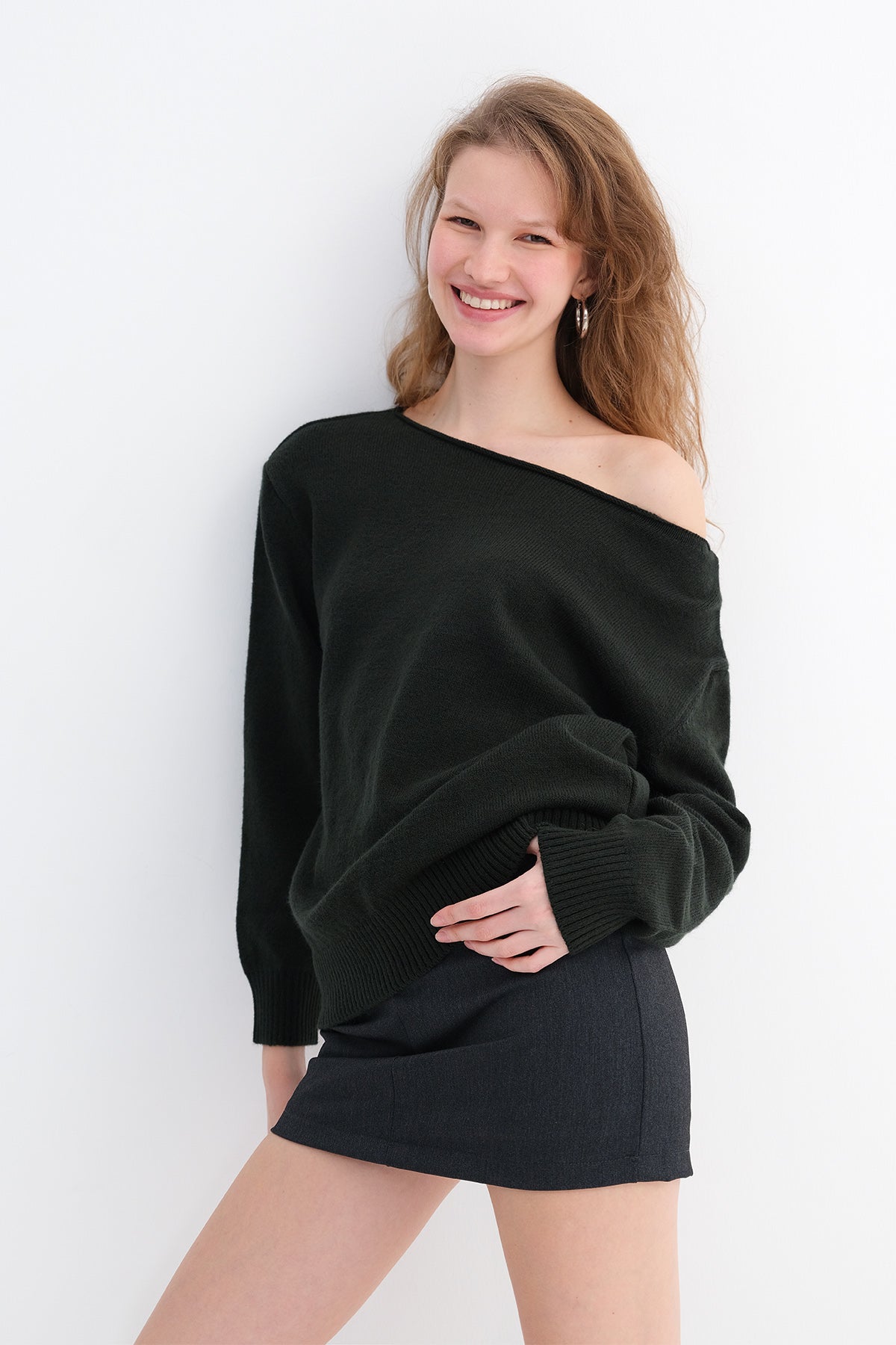 Sapphire_Boat-Neck-Knit-Sweater-addax