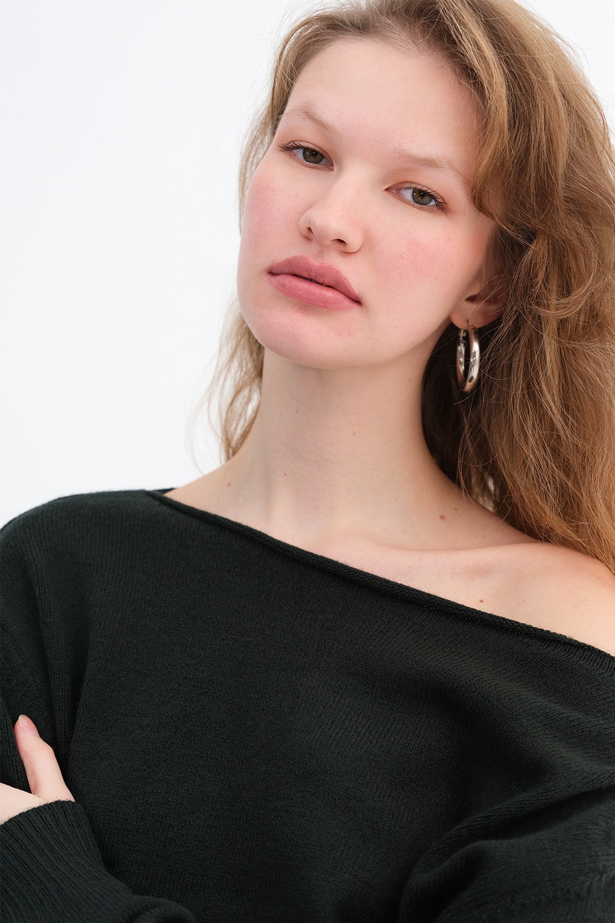 Sapphire_Boat-Neck-Knit-Sweater-addax