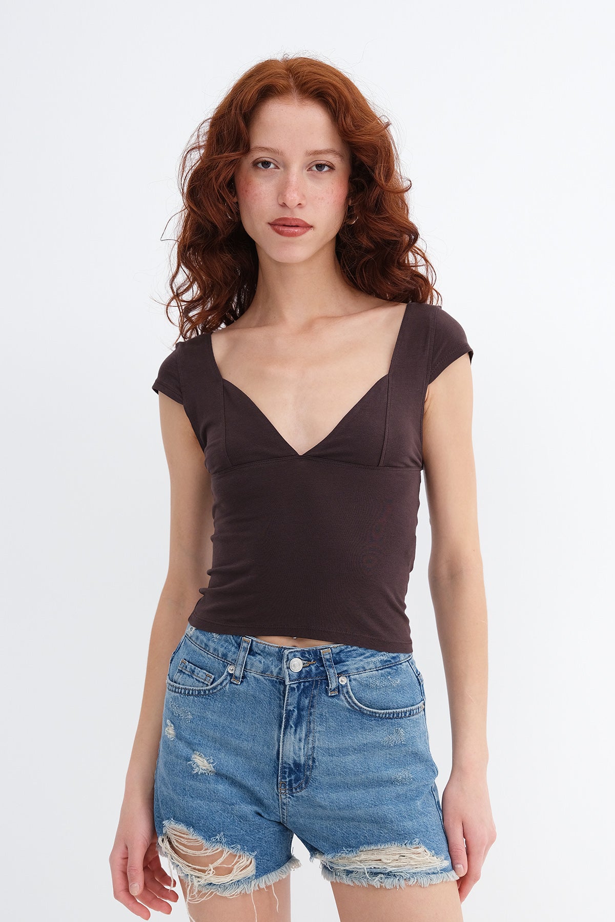 Soft-Brown_Front-and-back-V-neck-T-shirt-addax