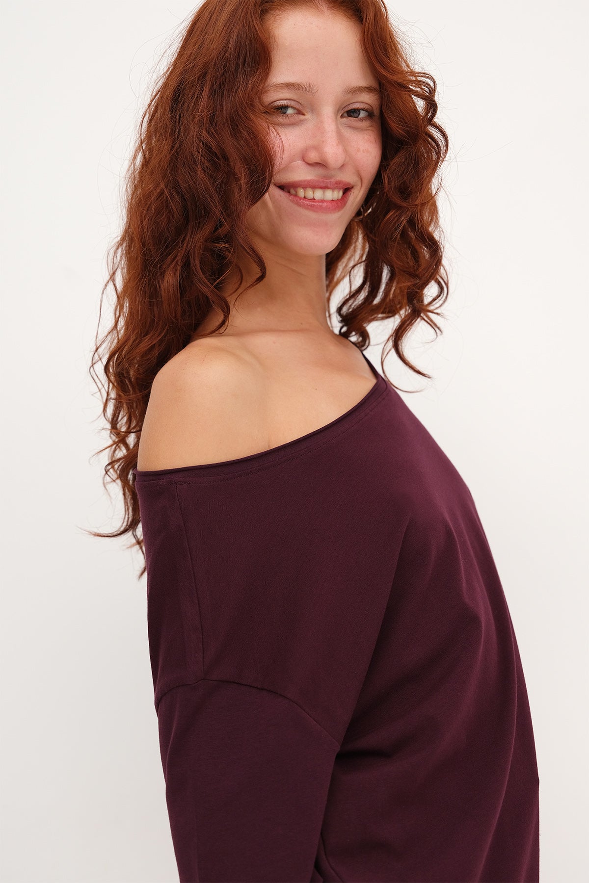 Gardenia_Boat-Neck-Basic-T-Shirt-addax