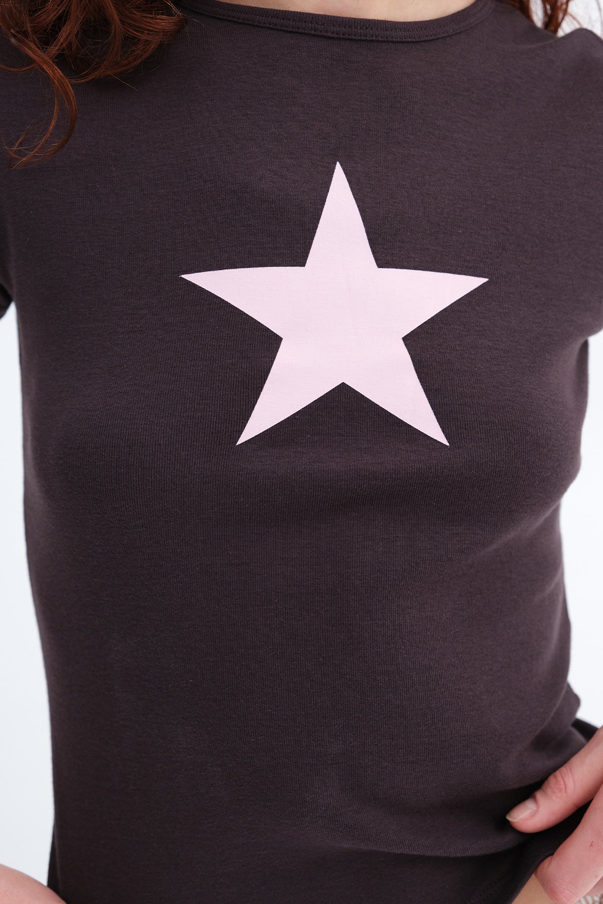 Soft-Brown_Yıldız-Baskılı-T-shirt-P1828-addax