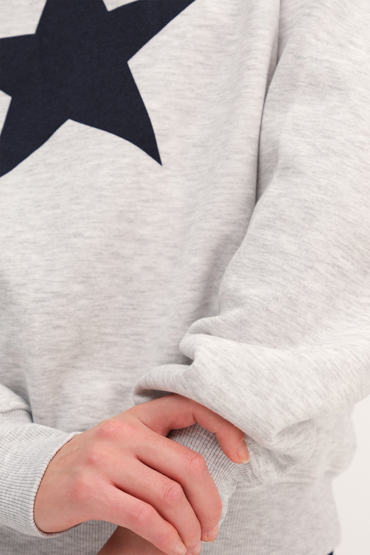 Snow-Melange_Star-Printed-Fleece-Lined-Sweatshirt-addax