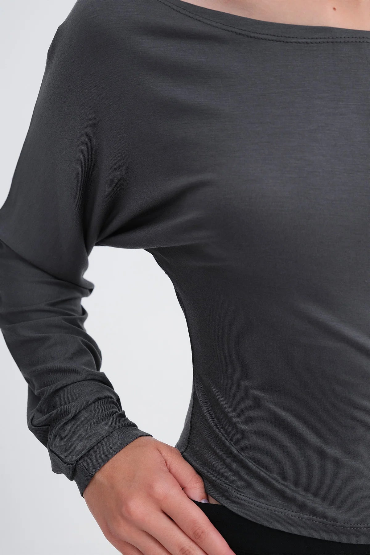 L.Charcoal_Boat-Neck-Long-Sleeve-T-Shirt_addax