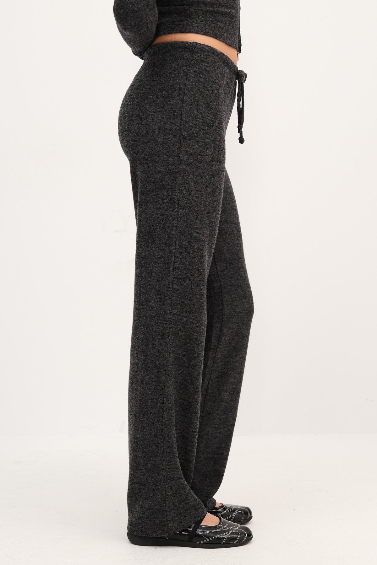 Charcoal_Elastic-Waist-Sweatpants-addax
