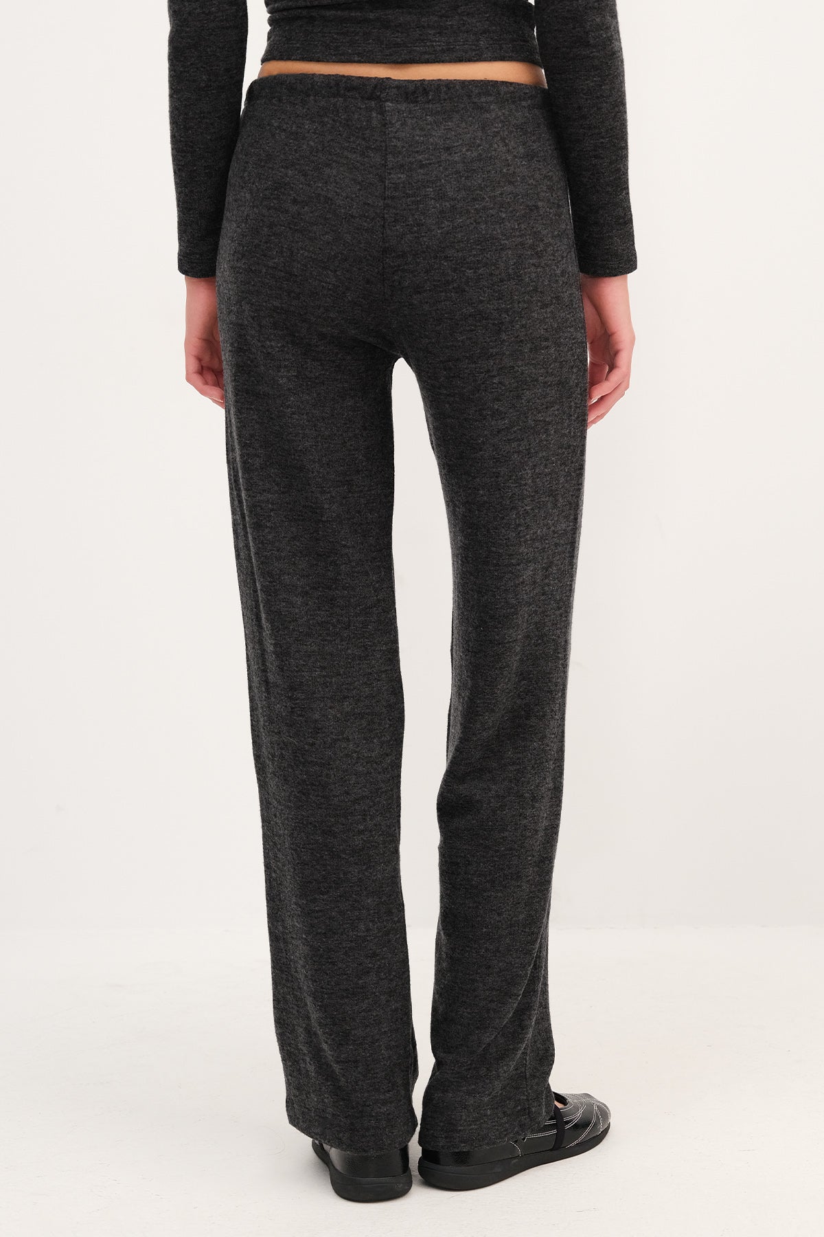 Charcoal_Elastic-Waist-Sweatpants-addax