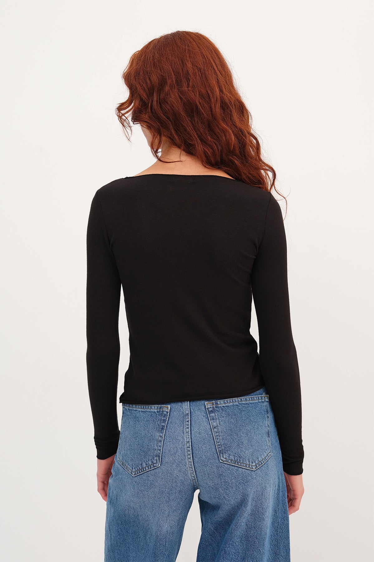 Black_Long-Sleeve-Basic-T-shirt-addax