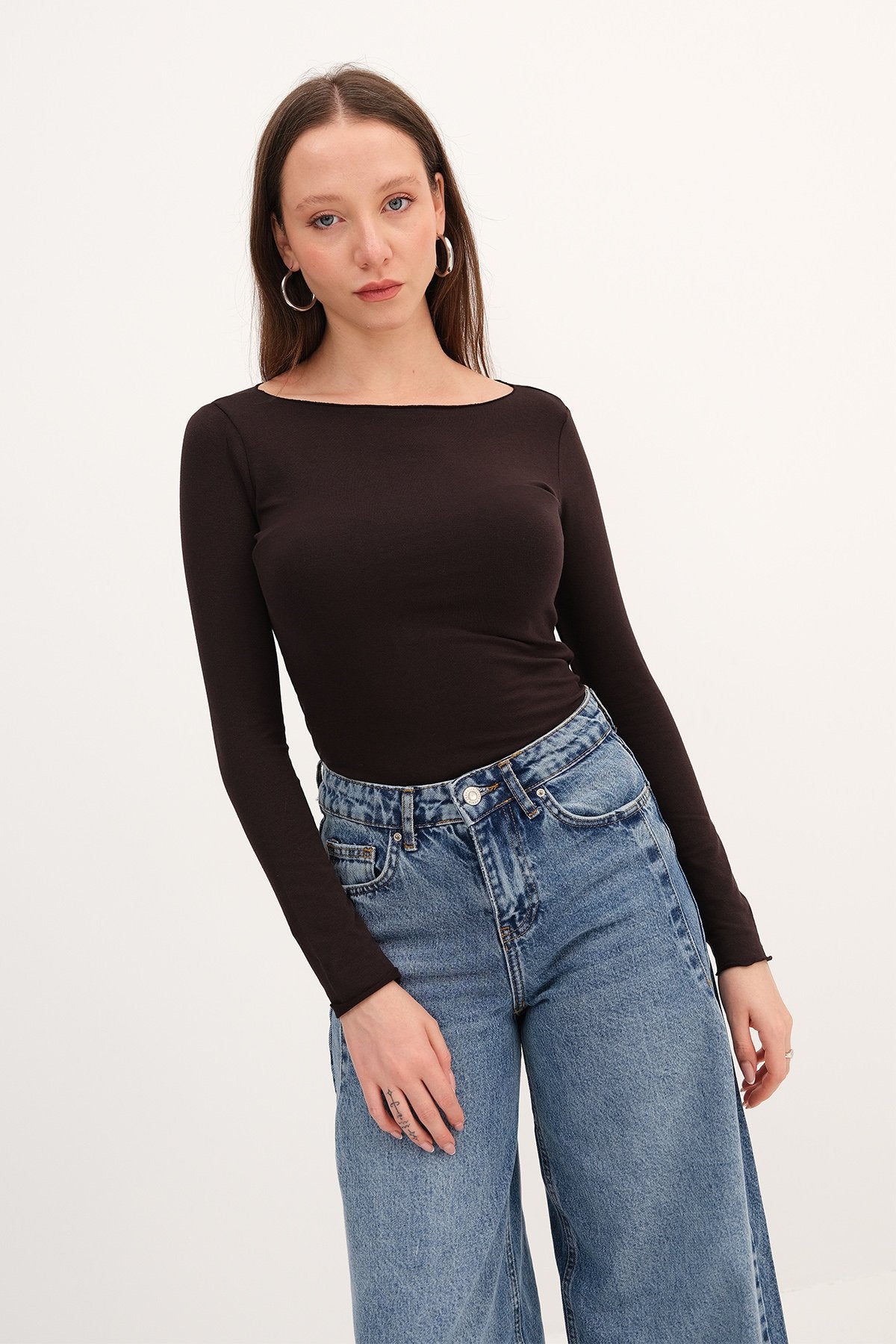 Bitter-Coffee_Long-Sleeve-Basic-T-shirt-addax