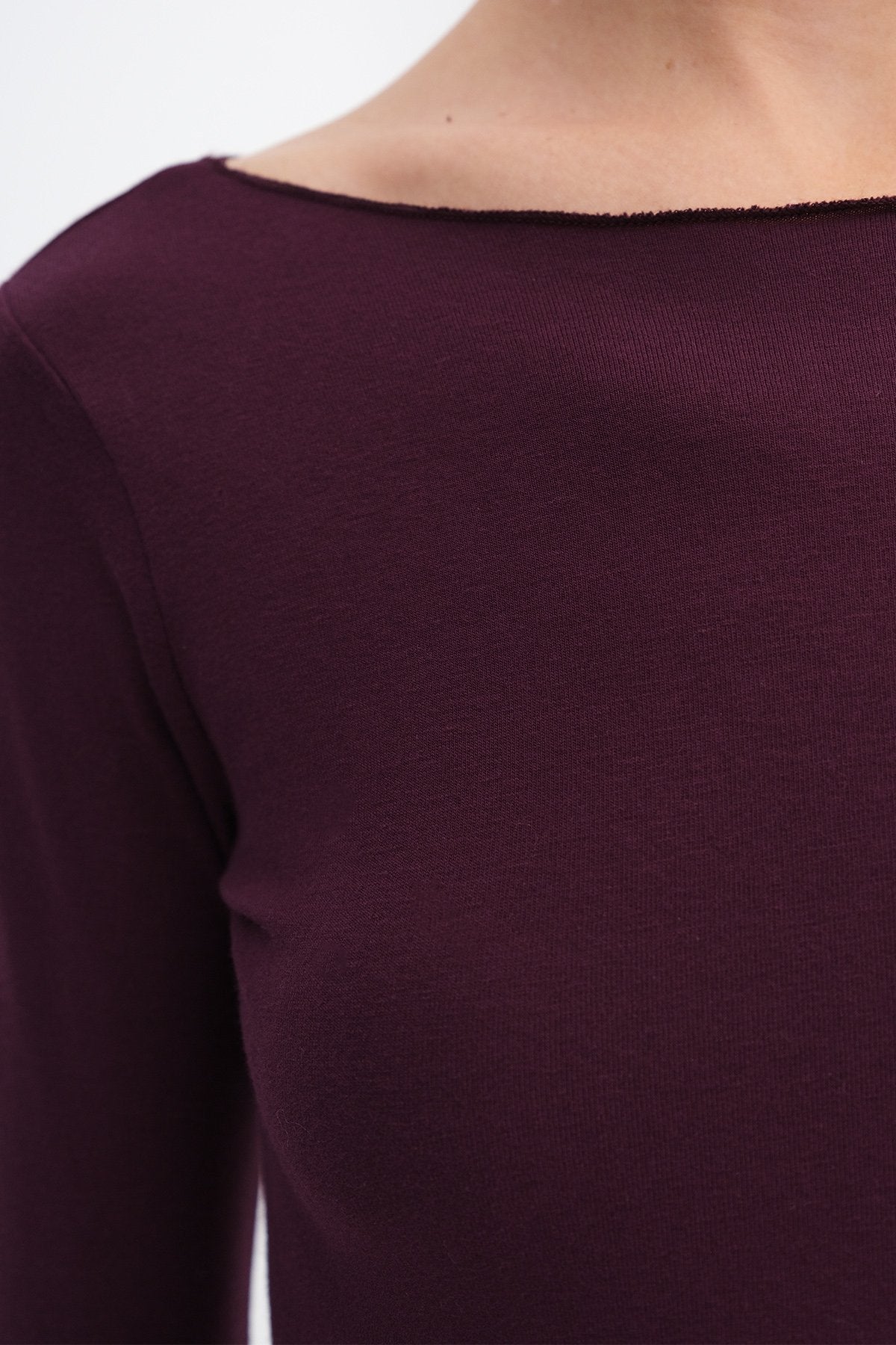 Gardenia_Long-Sleeve-Basic-T-shirt-addax