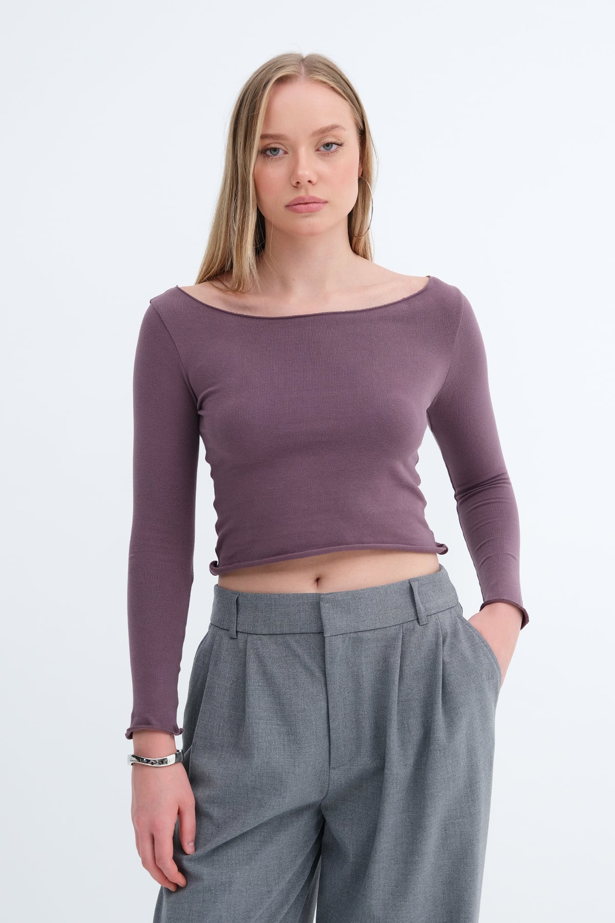 Grape_Long-Sleeve-Basic-T-shirt-addax