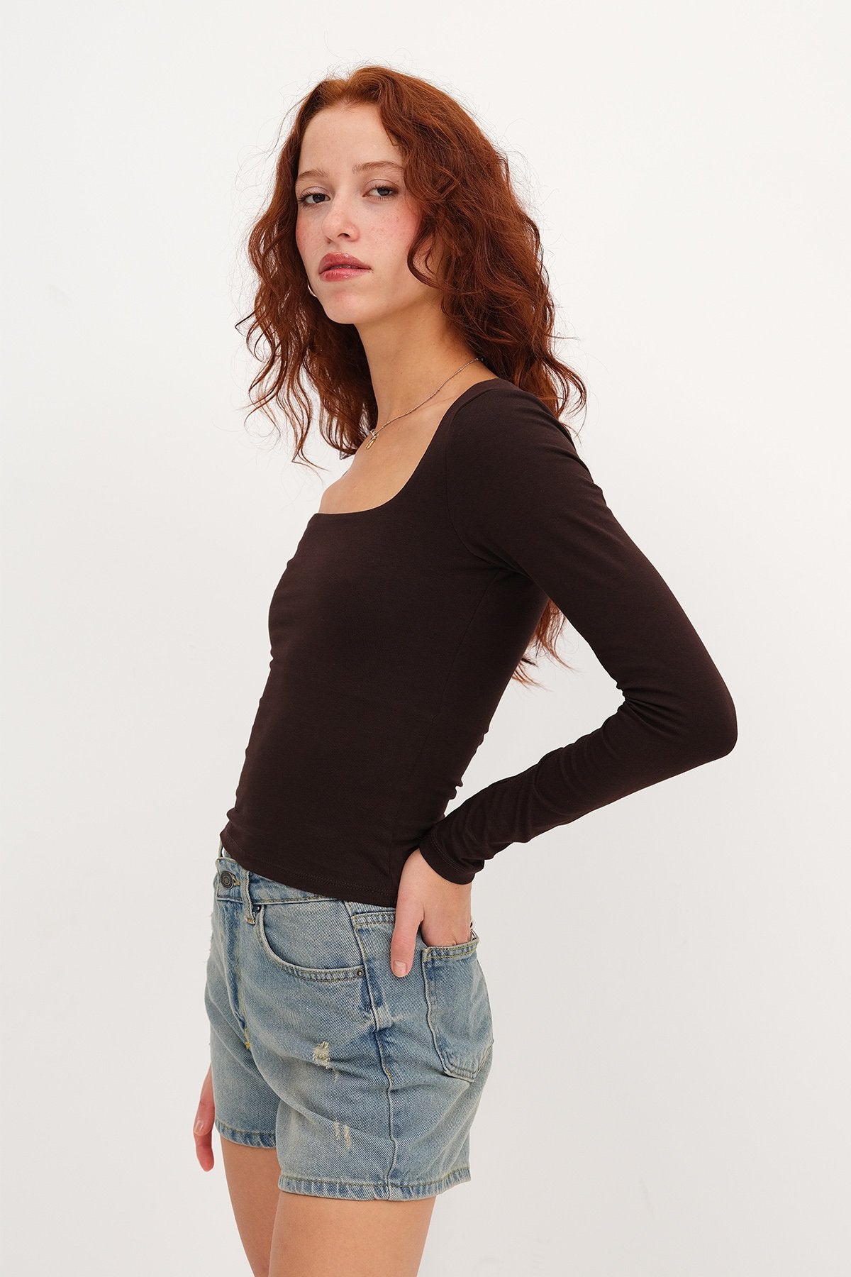Bitter-Coffee_Square-Neck-Basic-Blouse-addax