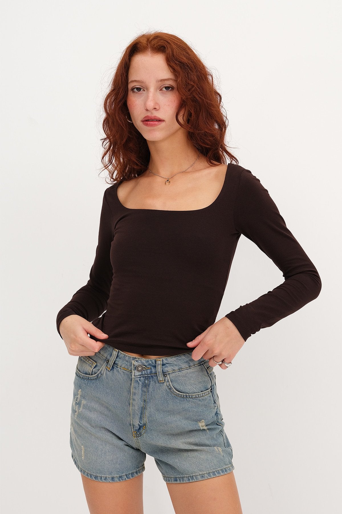 Bitter-Coffee_Square-Neck-Basic-Blouse-addax